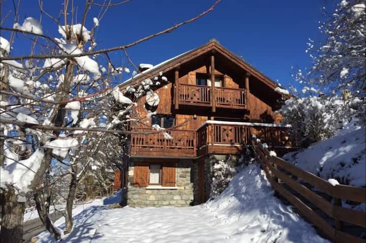 Chalet Alpin Avec Sauna Privé Et Vue Sur La Vallée - La Tania