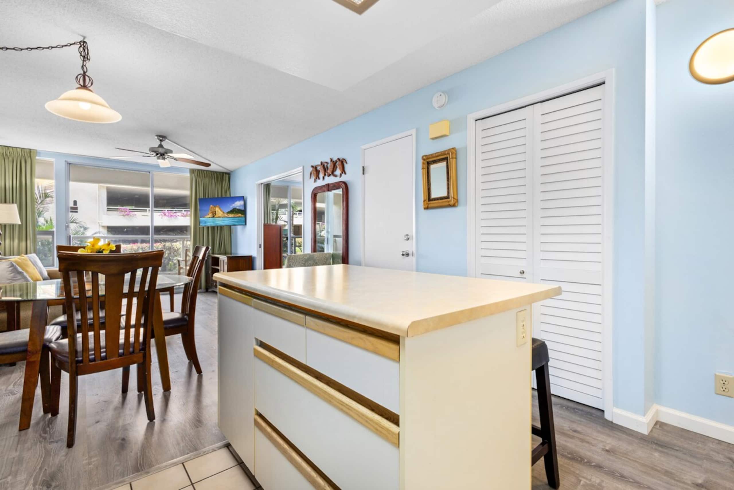 Maui Banyan 1-Bed 2-Bath Suite with AC - Photo 22