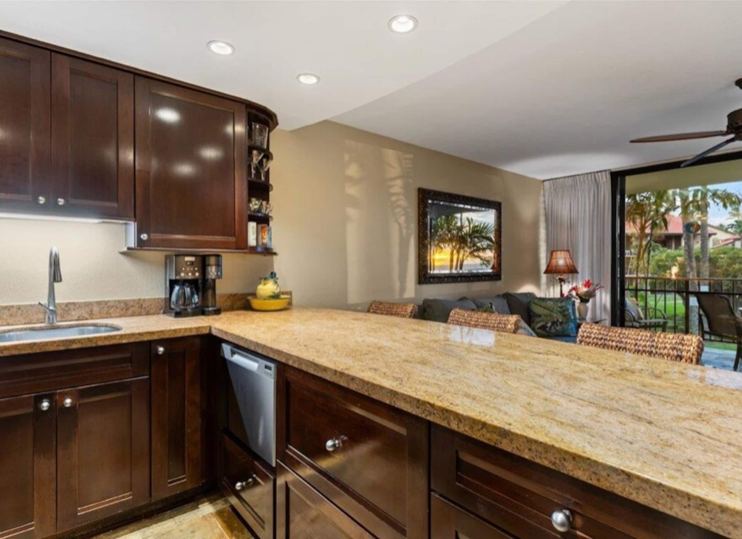 Stunning Luxury Oceanview Condo - Photo 28
