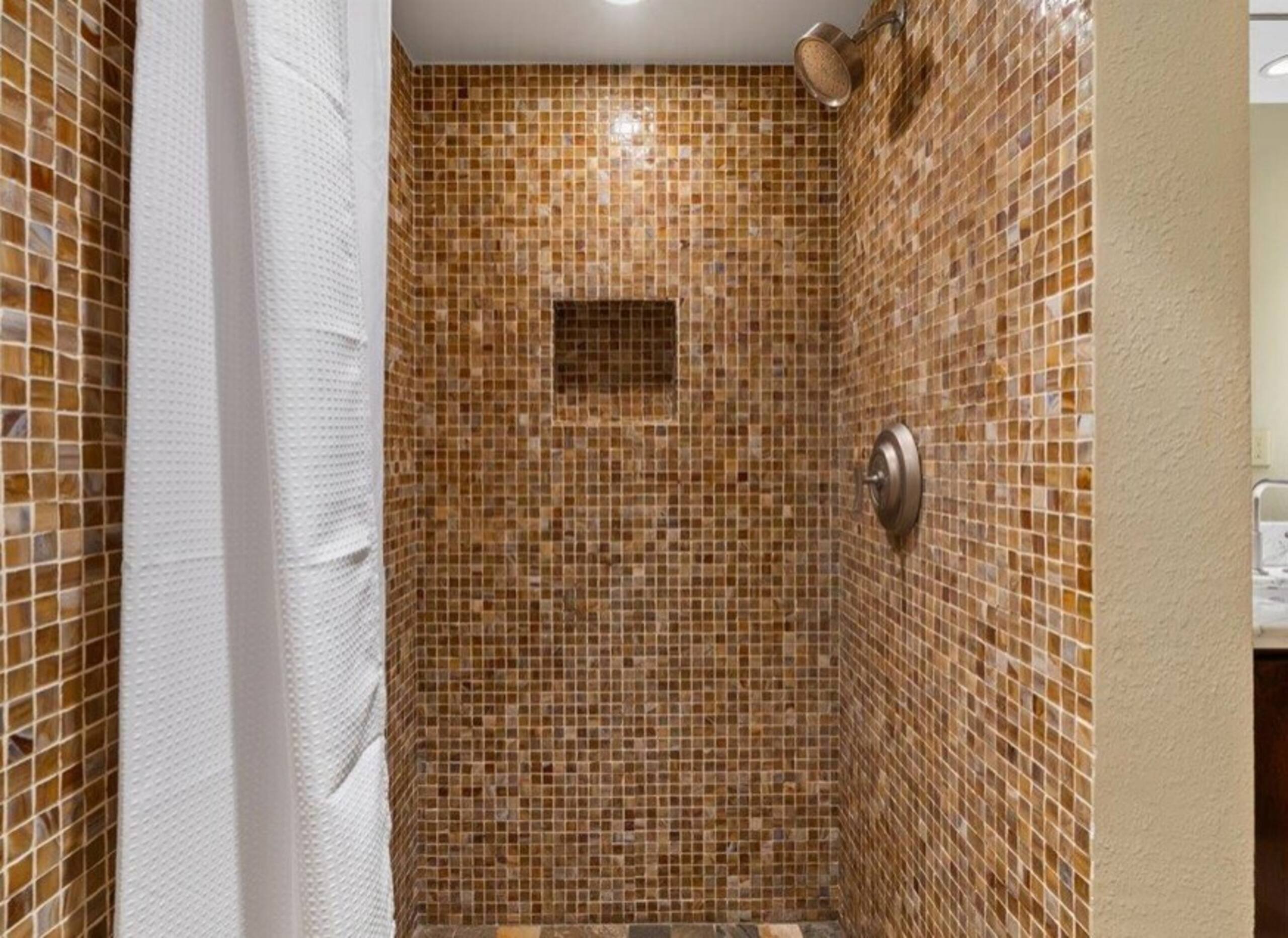 Stunning Luxury Oceanview Condo - Photo 22