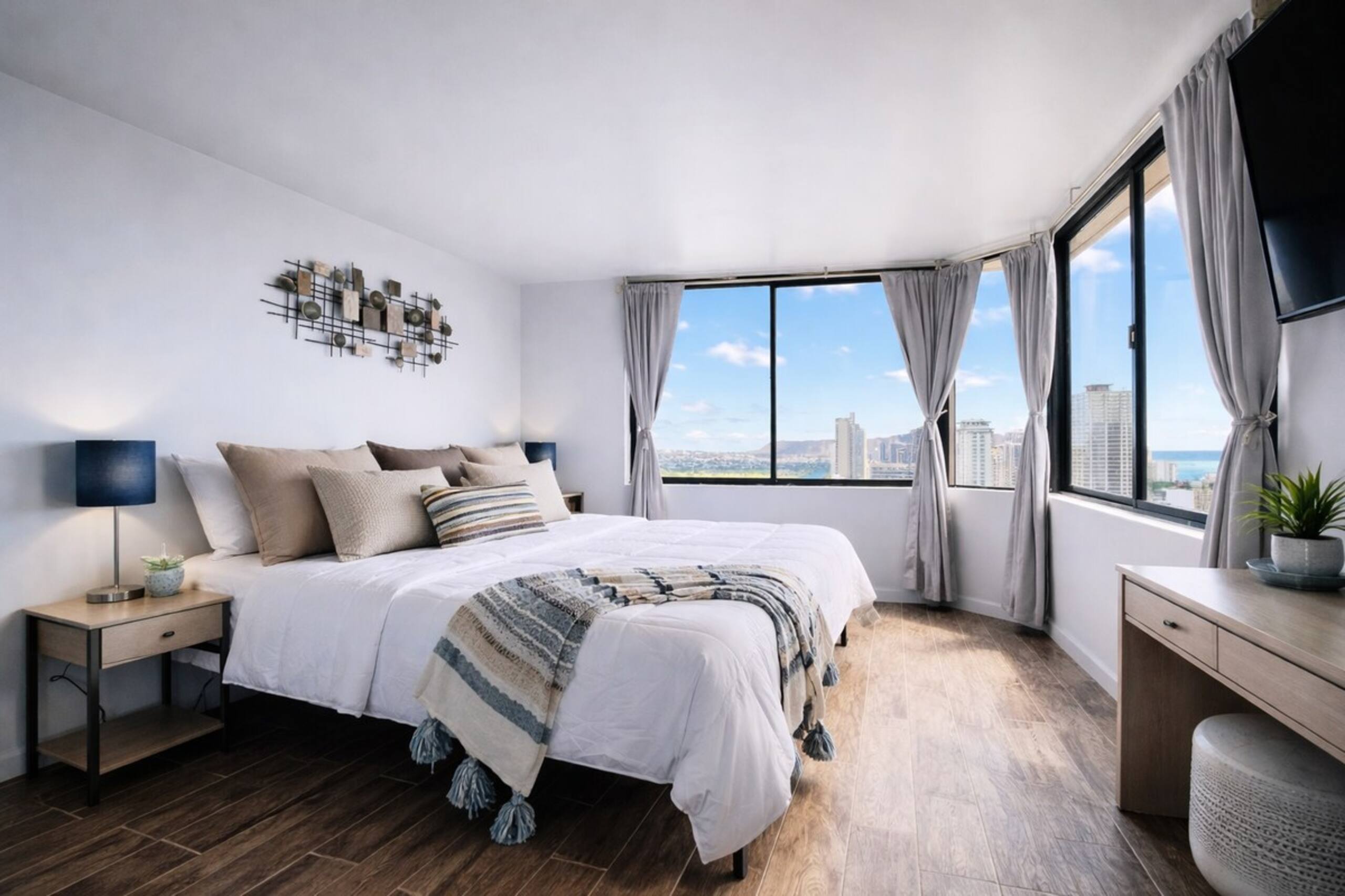 Stunning Ocean / Diamond Head Corner Unit 32nd Fl - Photo 2
