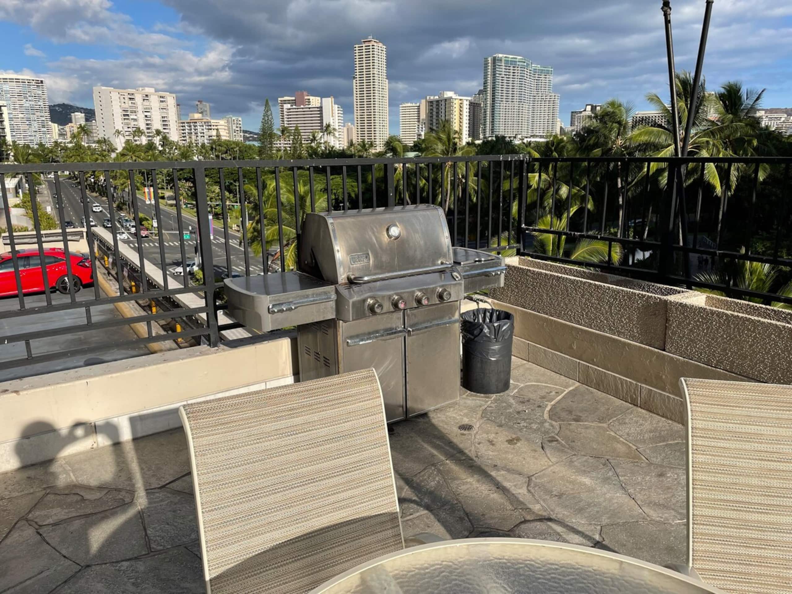 Studio with two queen beds in Palms at Waikiki - Photo 2