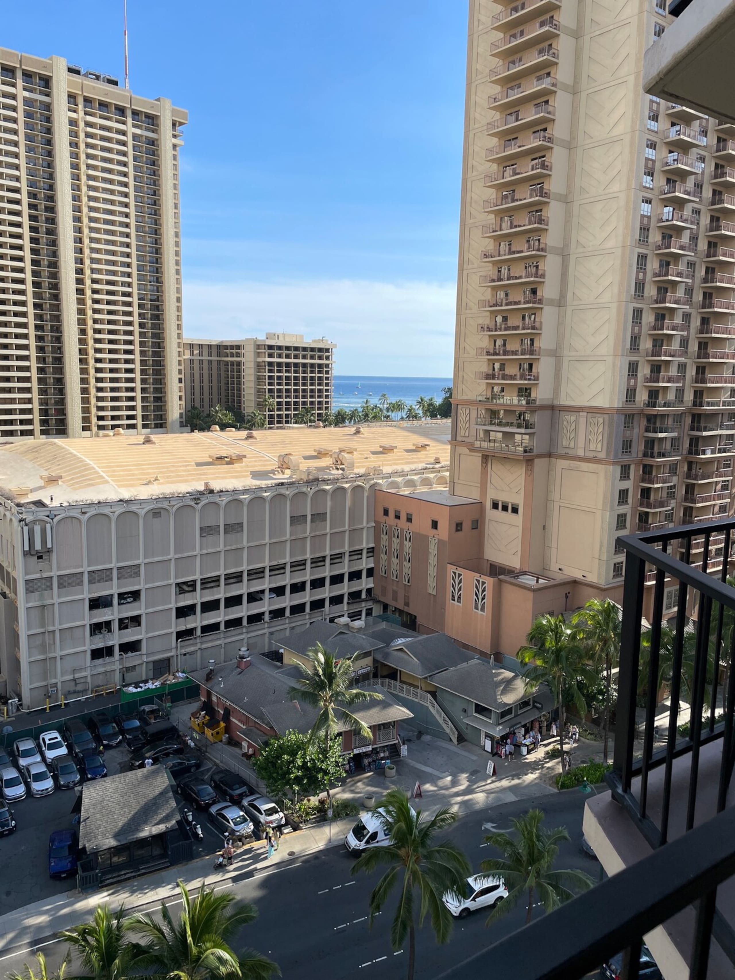 Studio with two queen beds in Palms at Waikiki - Photo 9