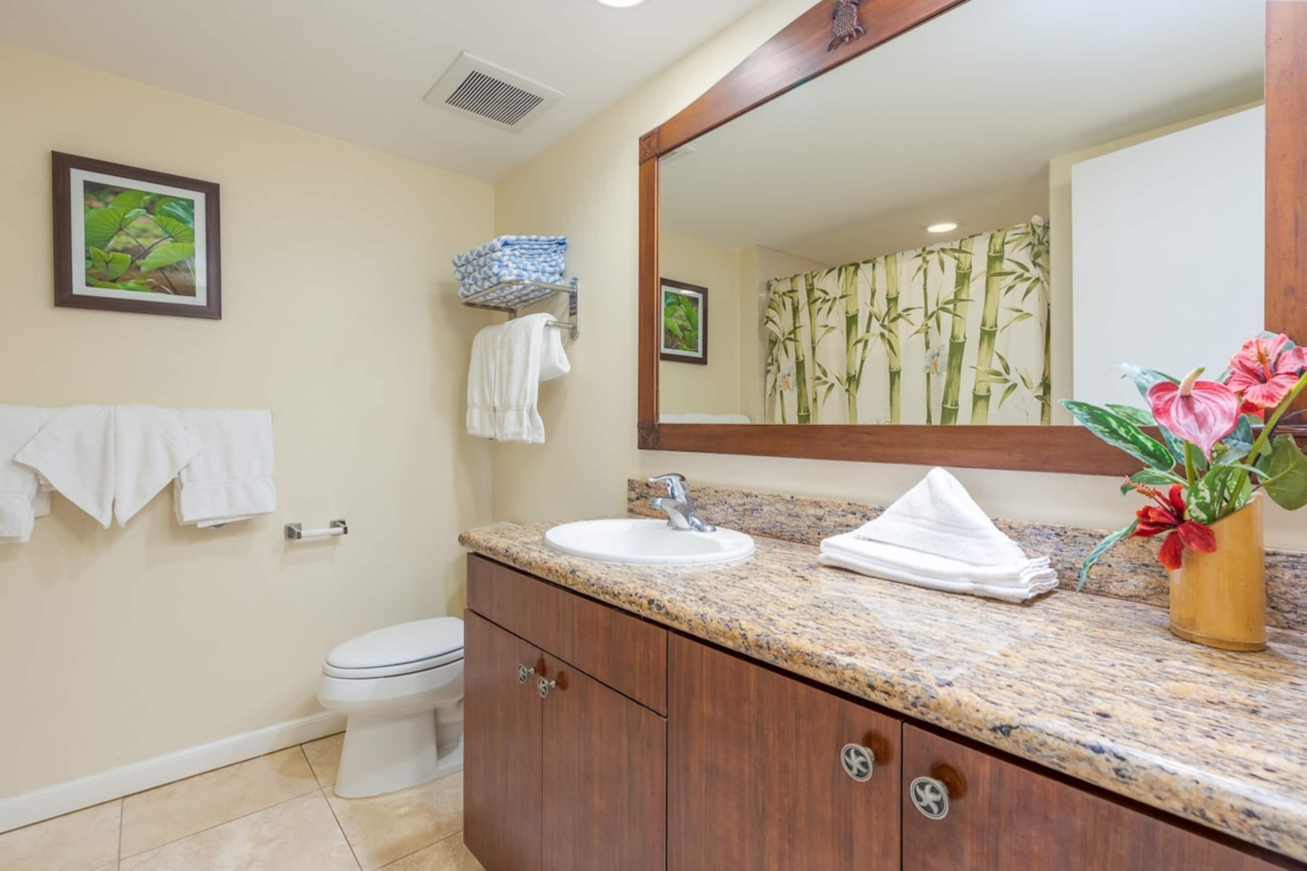 Relaxed escape w/ lanai & pool access - Photo 16