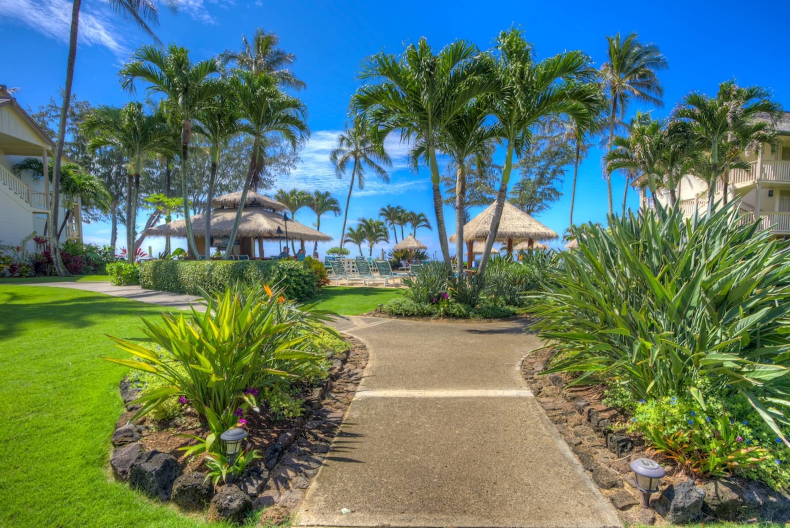 Relaxed escape w/ lanai & pool access - Photo 17
