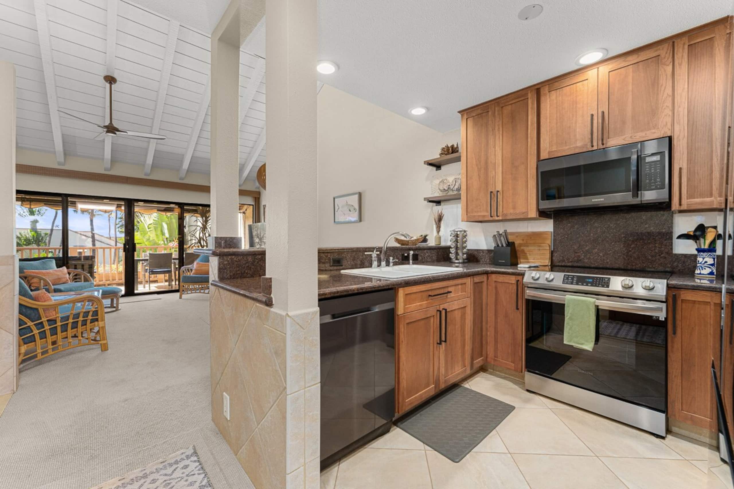 Updated&Quiet Pools&BBQ Steps to Kama'ole Beach - Photo 14