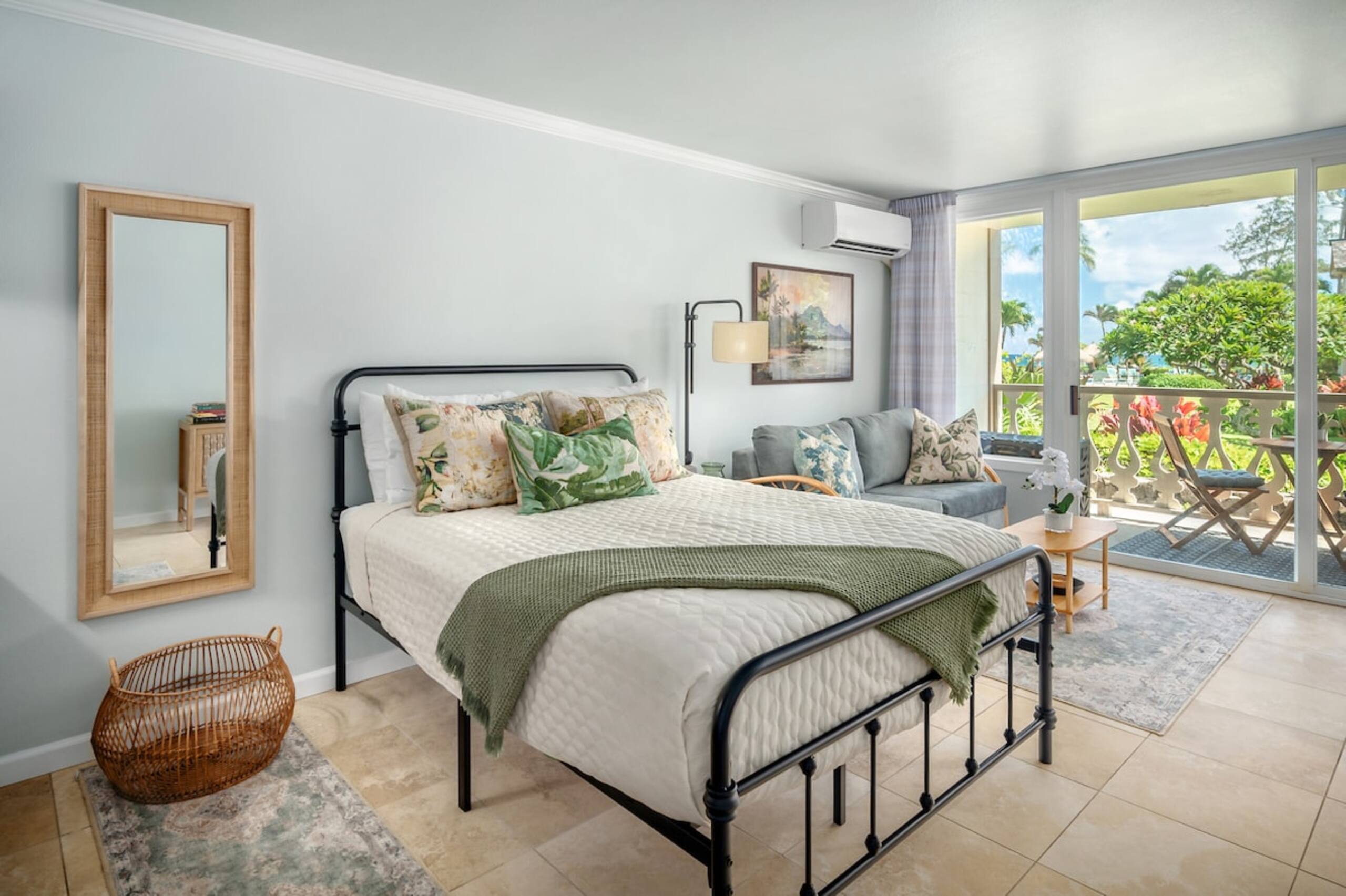 Stunning Tropical View & Ocean View Retreat - Photo 2