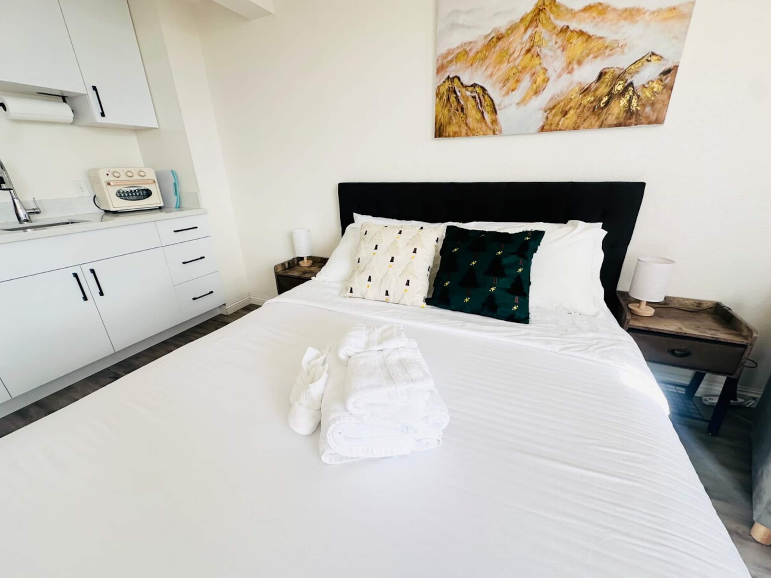 Ocean View Cozy Studio in waikiki on 32nd FL - Main photo