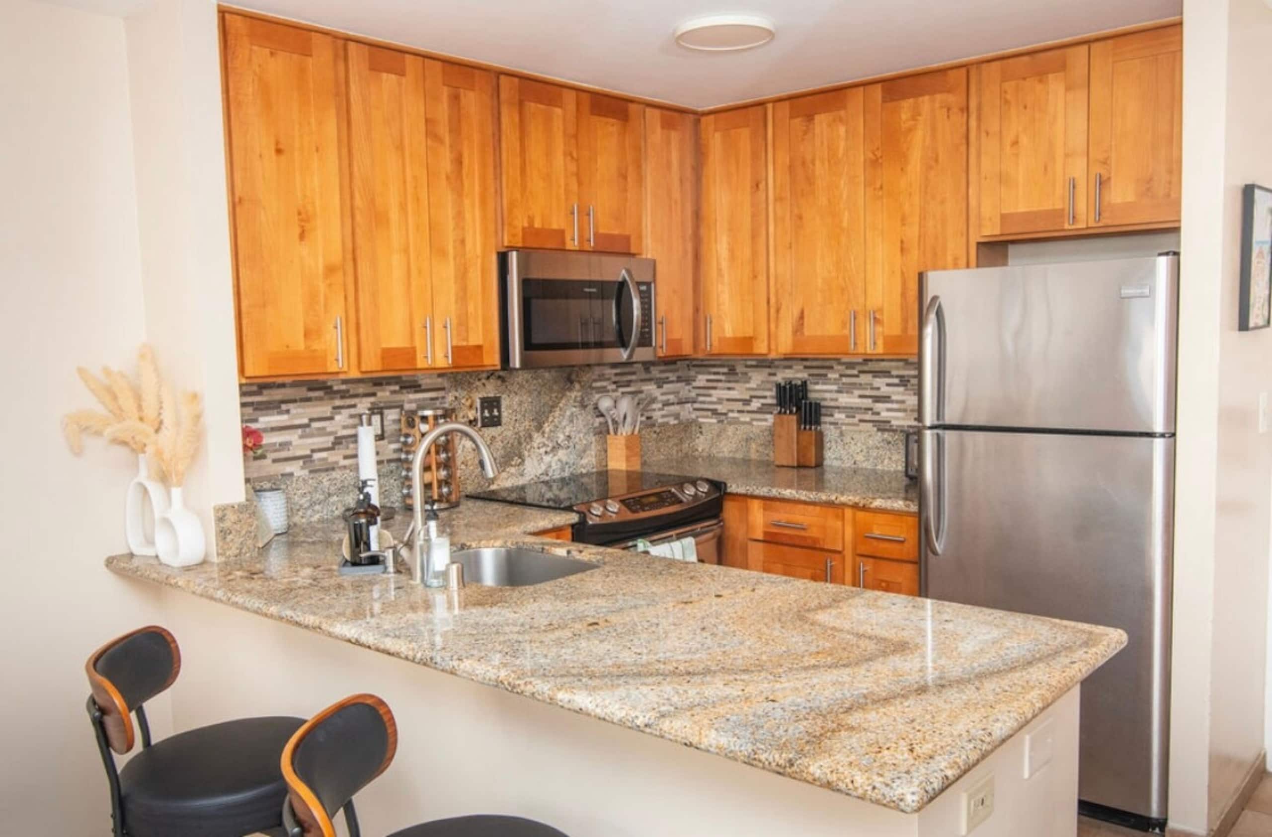 Waikiki City View - Walk to the beach 1BR - Photo 6
