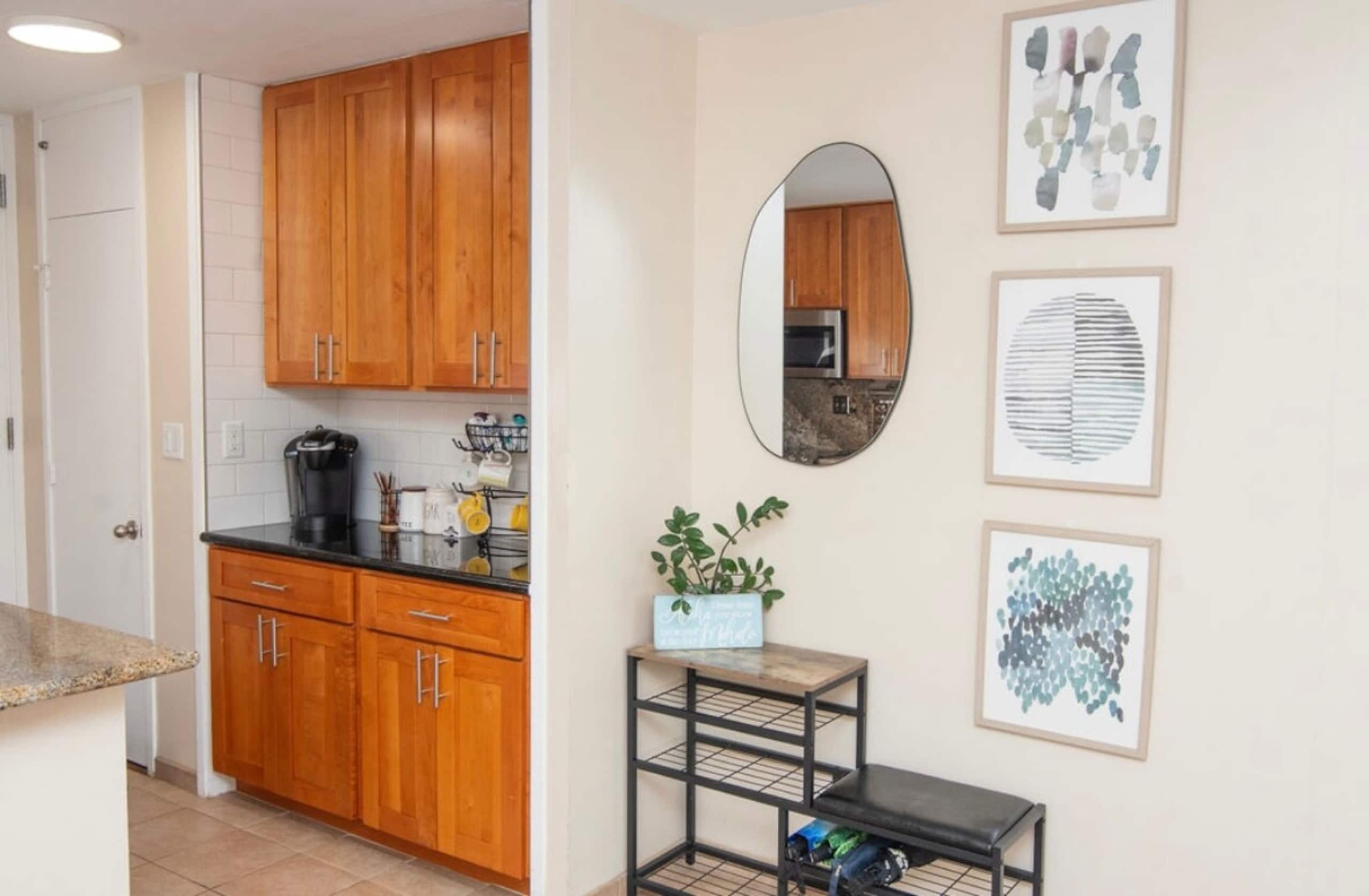 Waikiki City View - Walk to the beach 1BR - Photo 2