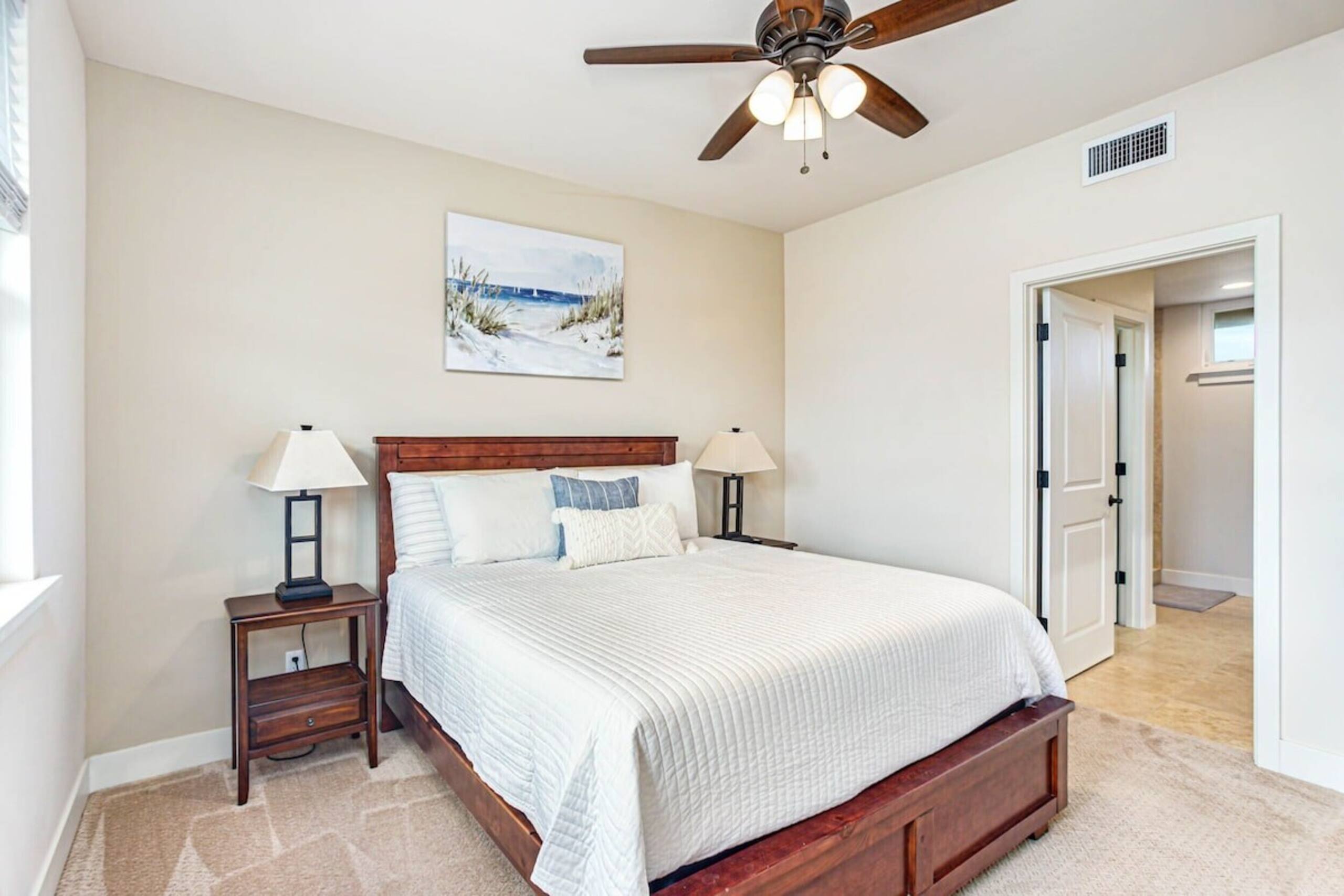 Walk to beach Spacious top floor townhome,AC+Pool - Photo 12