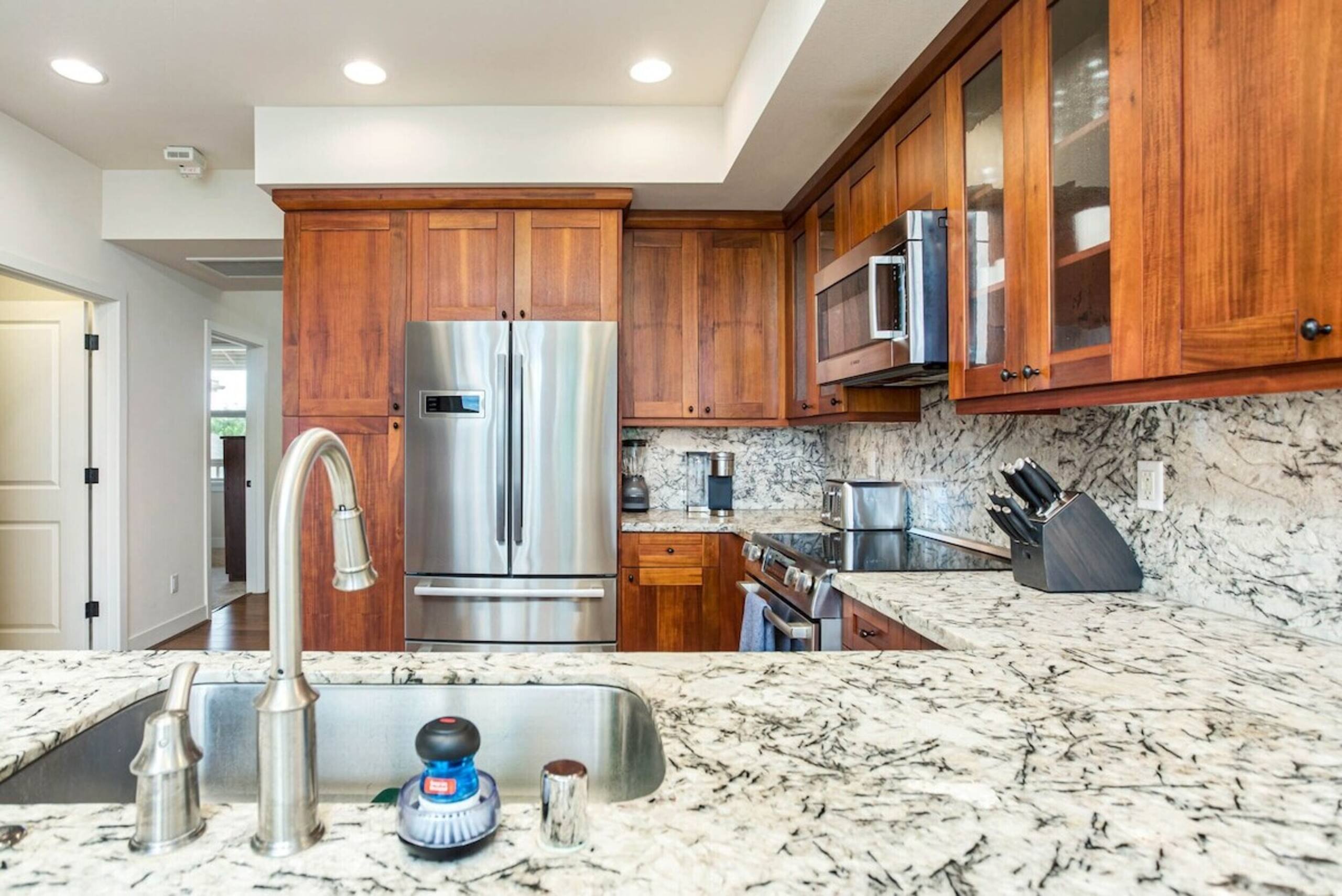 Walk to beach Spacious top floor townhome,AC+Pool - Photo 15
