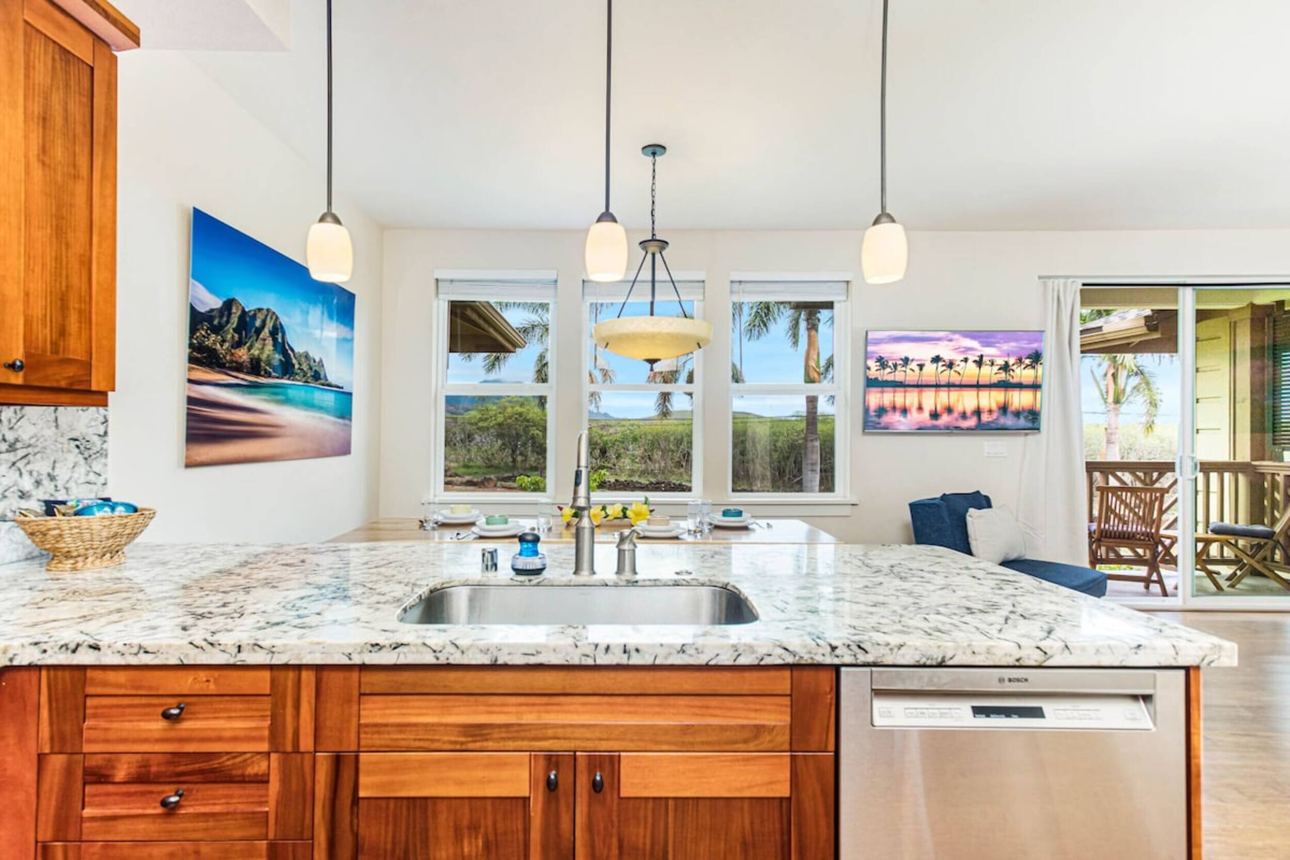 Walk to beach Spacious top floor townhome,AC+Pool - Photo 2