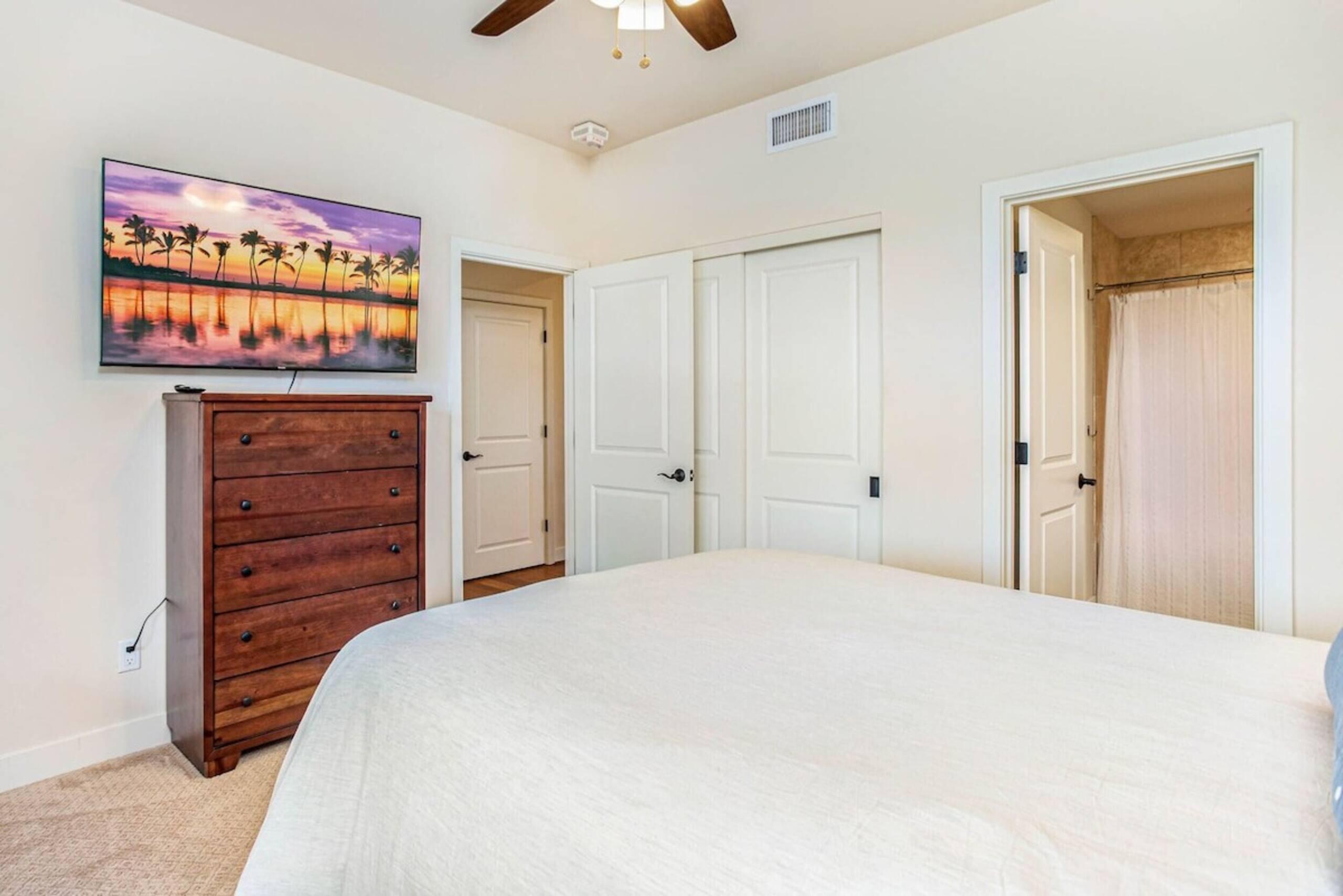 Walk to beach Spacious top floor townhome,AC+Pool - Photo 28