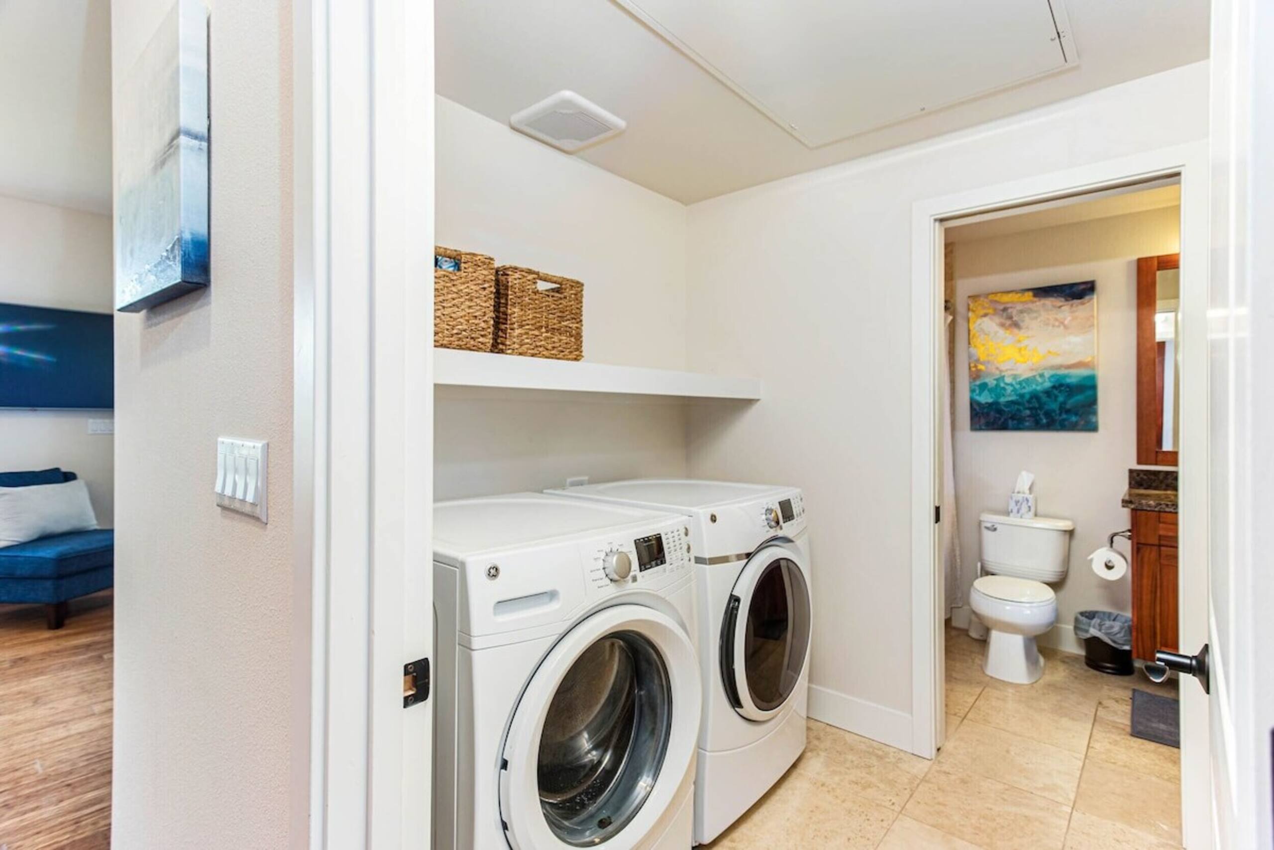 Walk to beach Spacious top floor townhome,AC+Pool - Photo 17