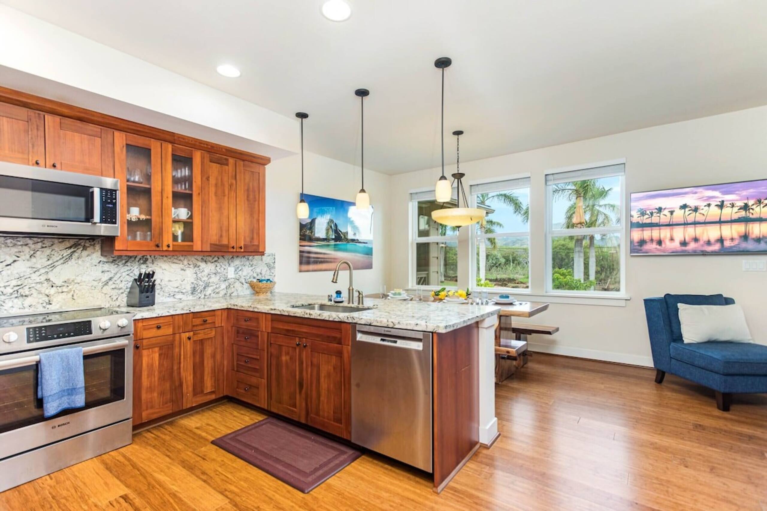 Walk to beach Spacious top floor townhome,AC+Pool - Photo 21