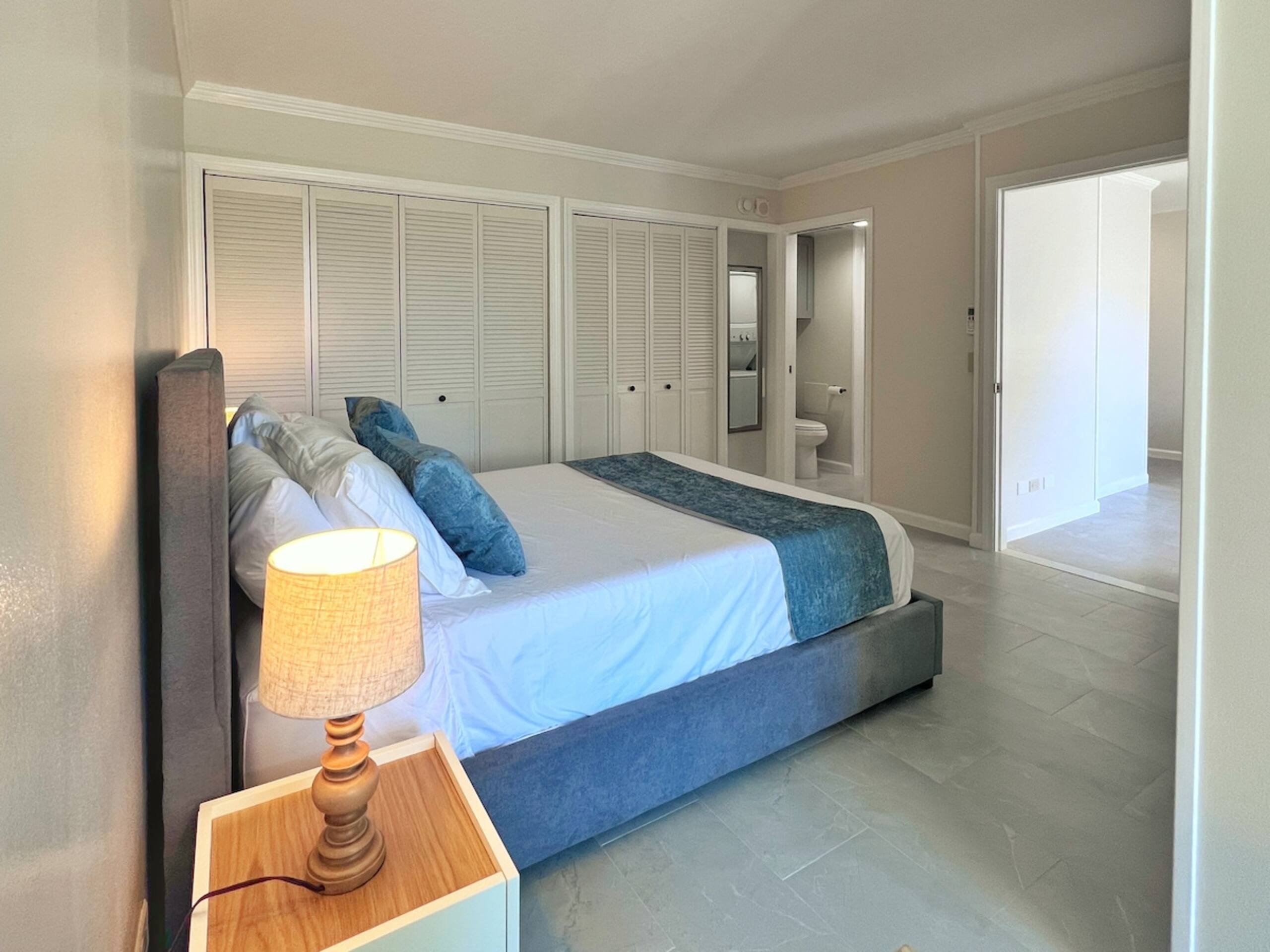 Modern Paradise Getaway in Central Waikiki /w pkng - Photo 12