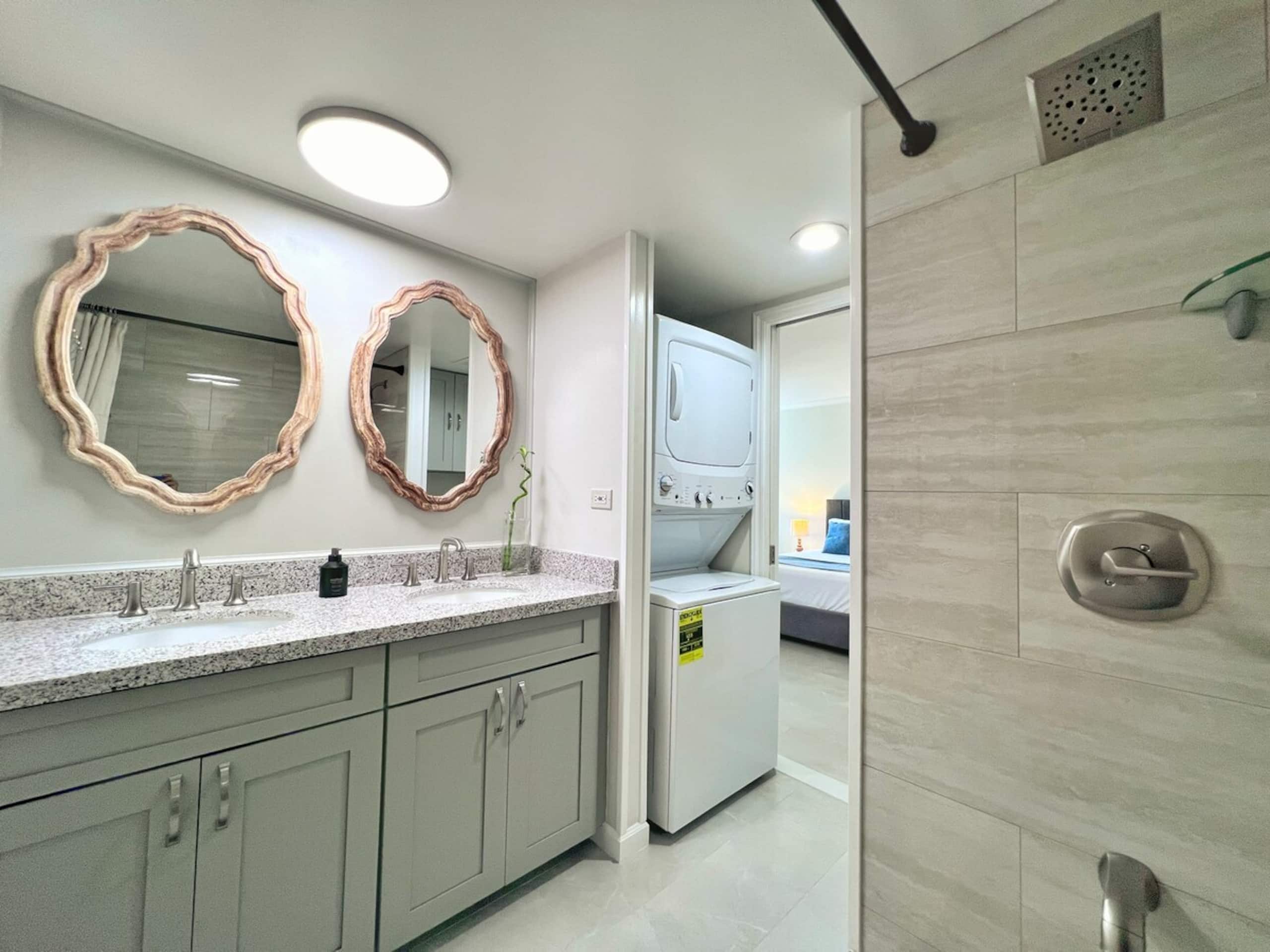 Modern Paradise Getaway in Central Waikiki /w pkng - Photo 15