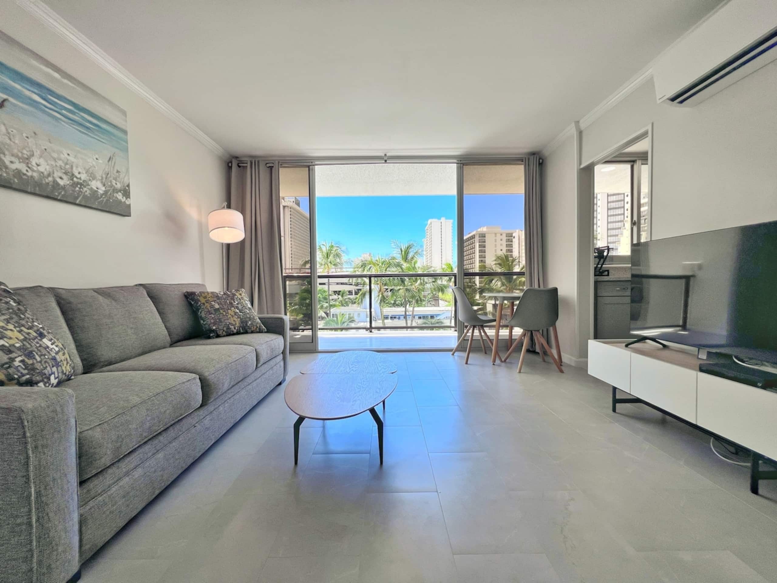 Modern Paradise Getaway in Central Waikiki /w pkng - Main photo