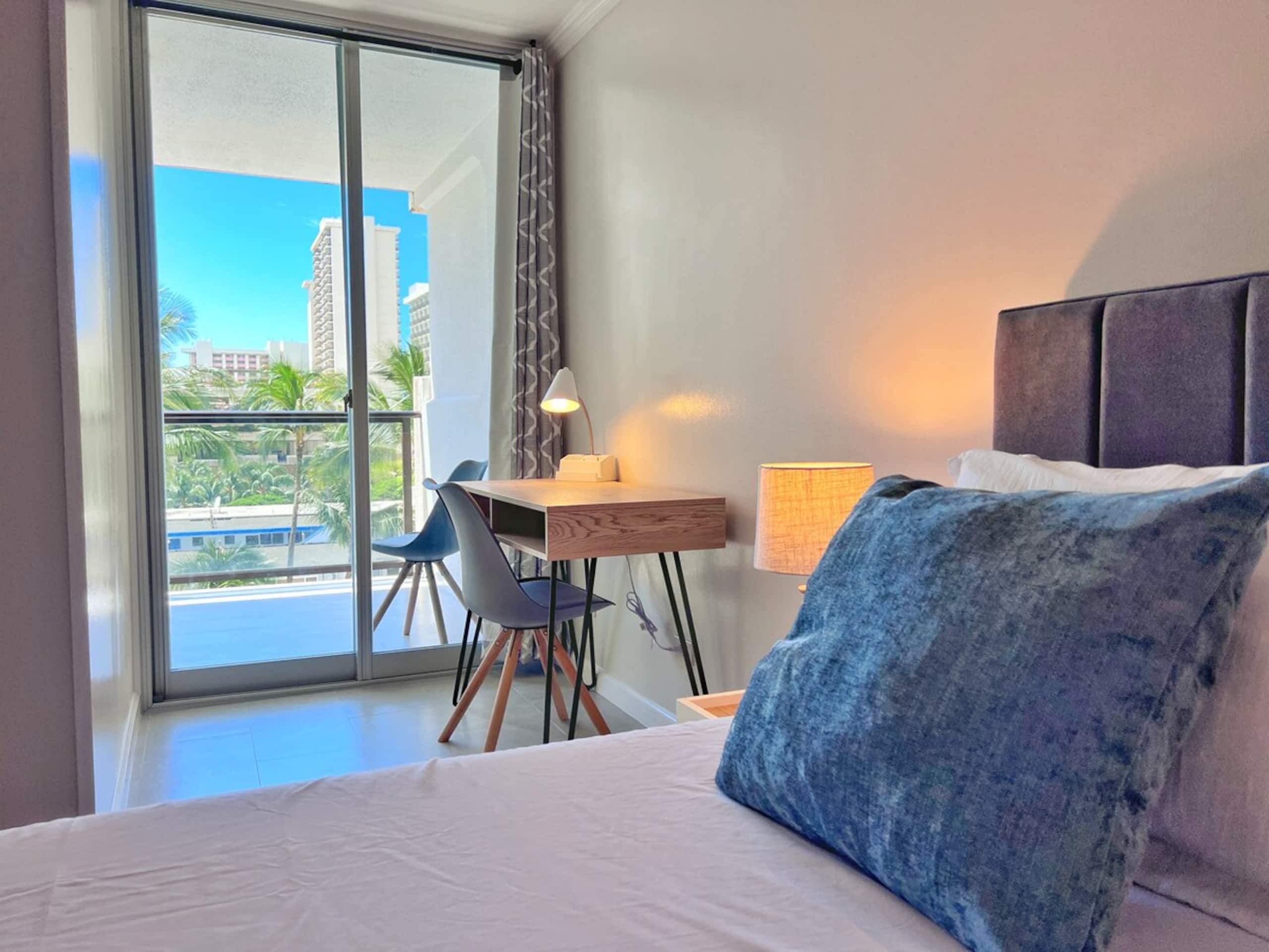 Modern Paradise Getaway in Central Waikiki /w pkng - Photo 9