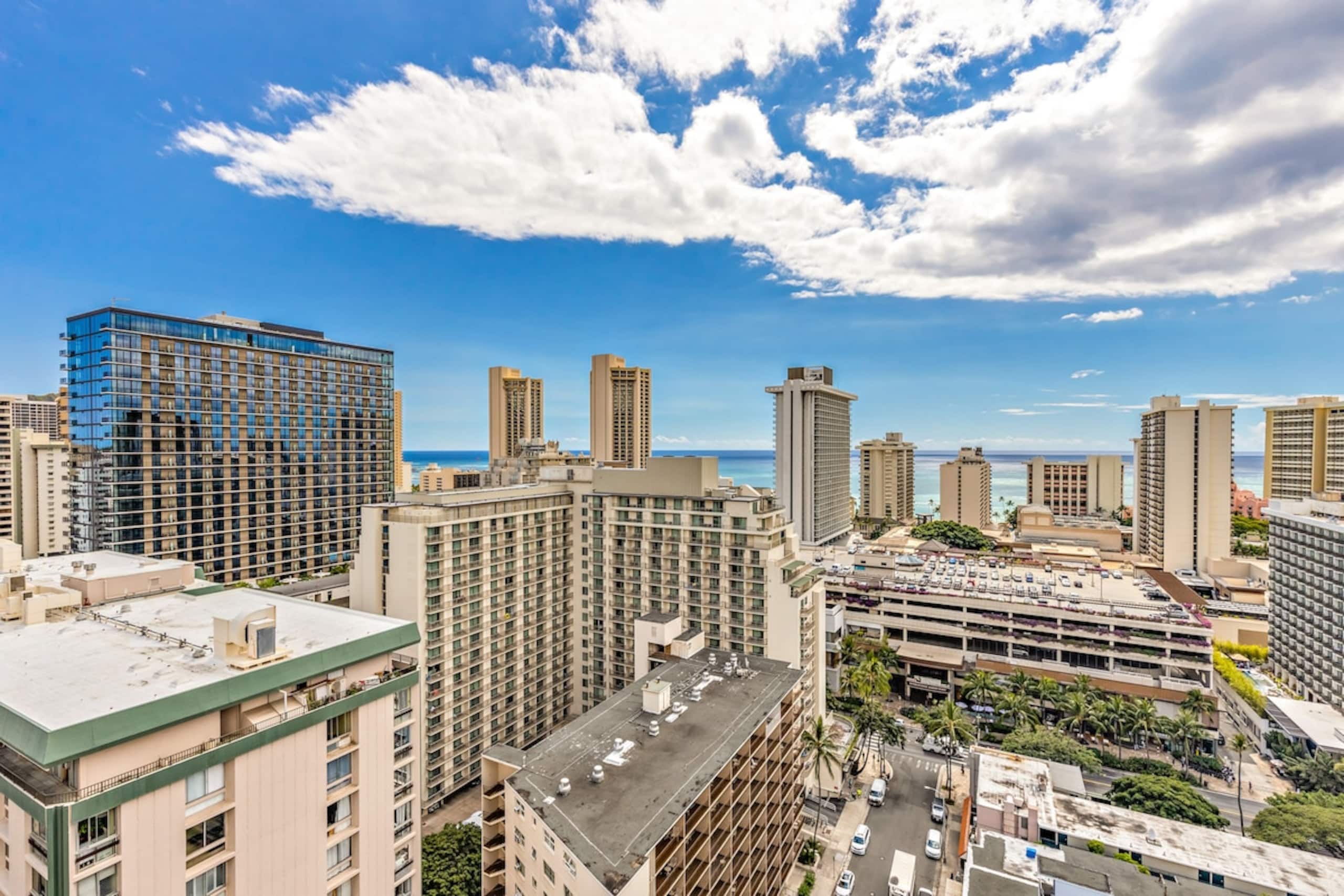 Modern Paradise Getaway in Central Waikiki /w pkng - Photo 20