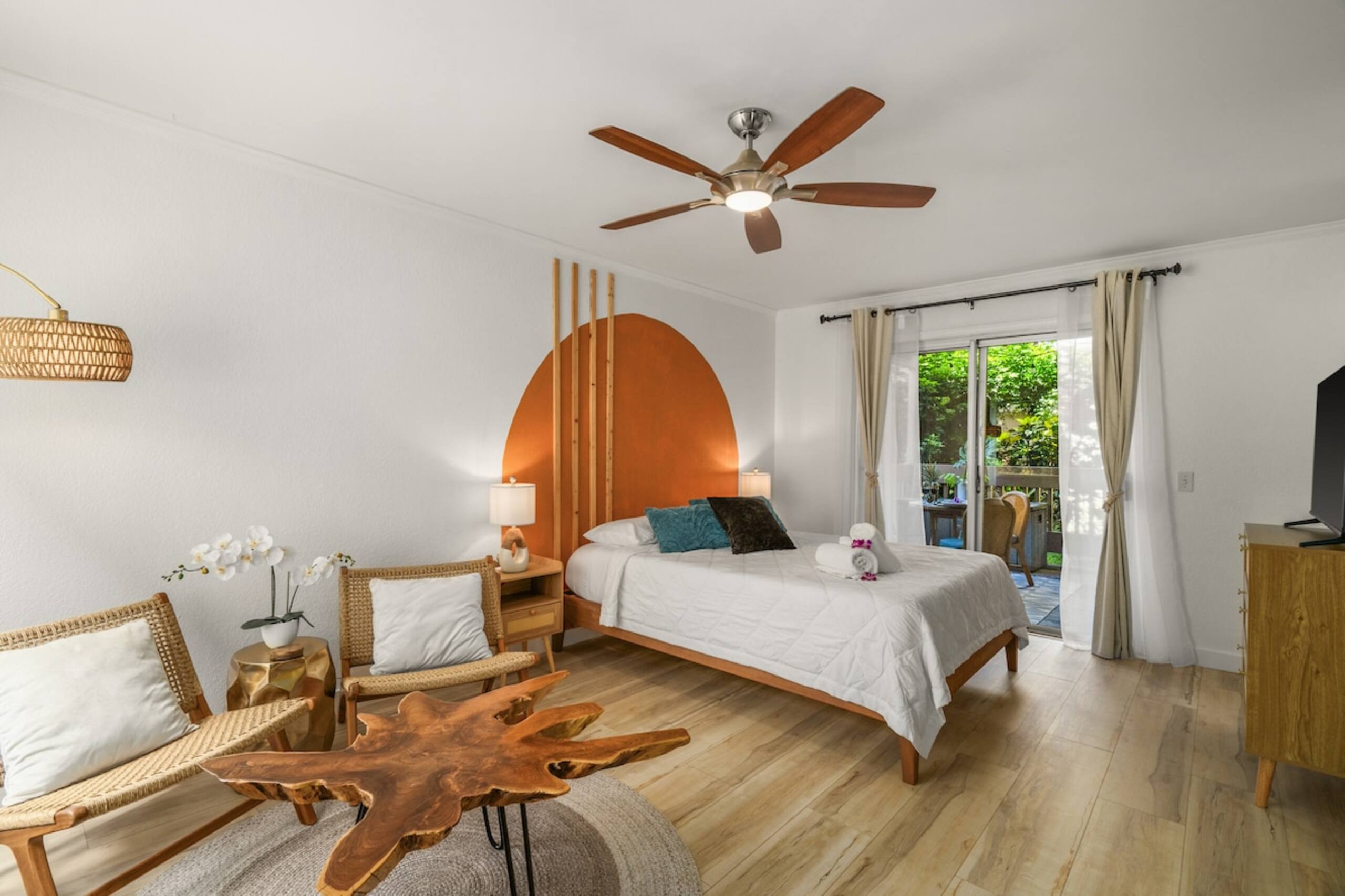 Serene studio w/AC, Pool, Hot Tub, & Lanai - Photo 4
