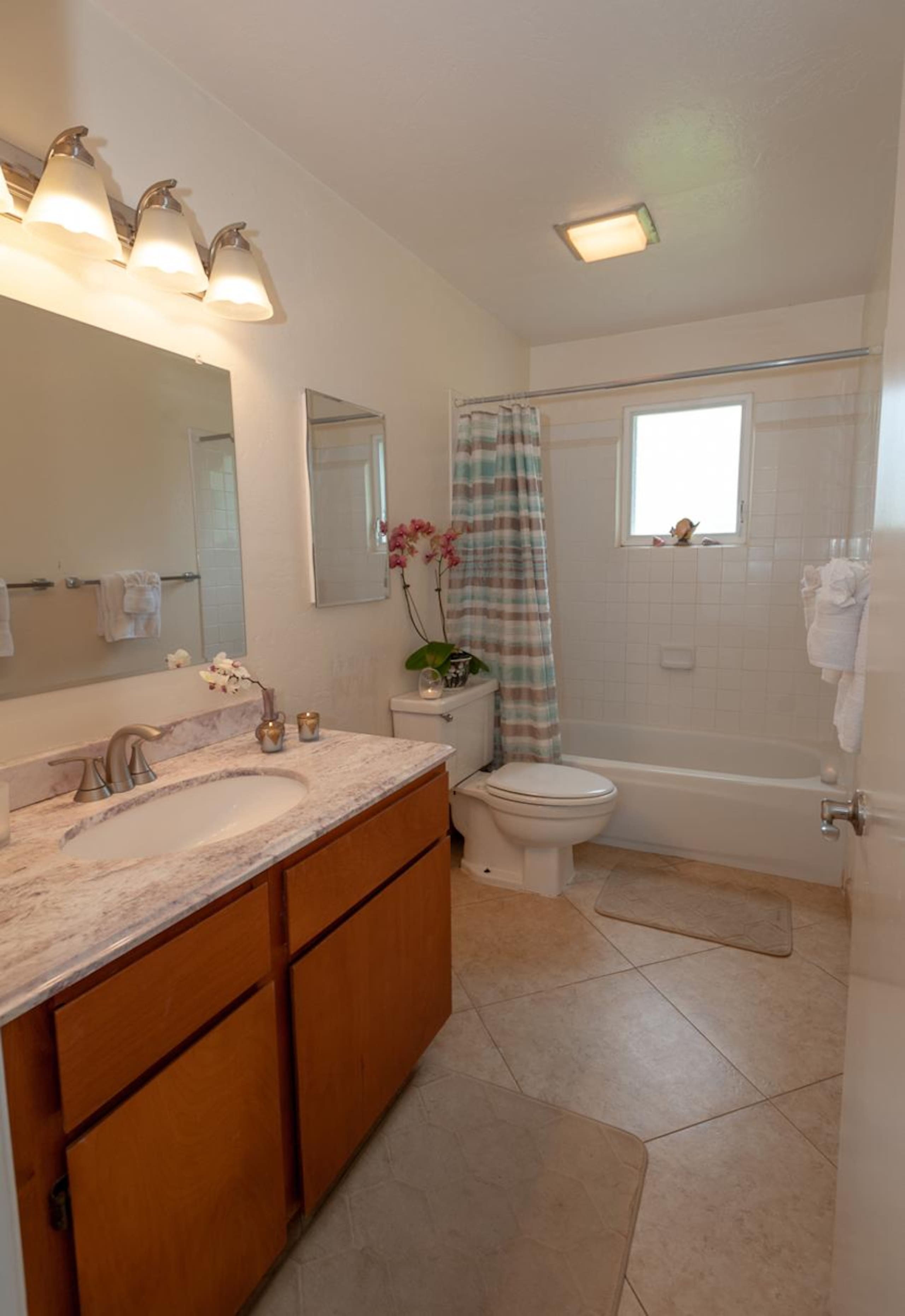 Oceanfront condo with incredible views - Photo 16
