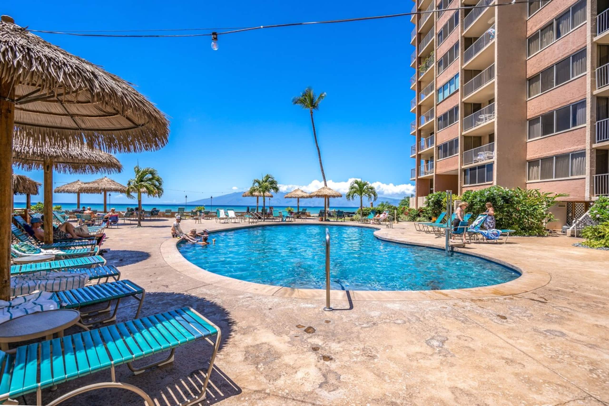 Beautifully 2-BR Oceanfront Condo - Photo 33