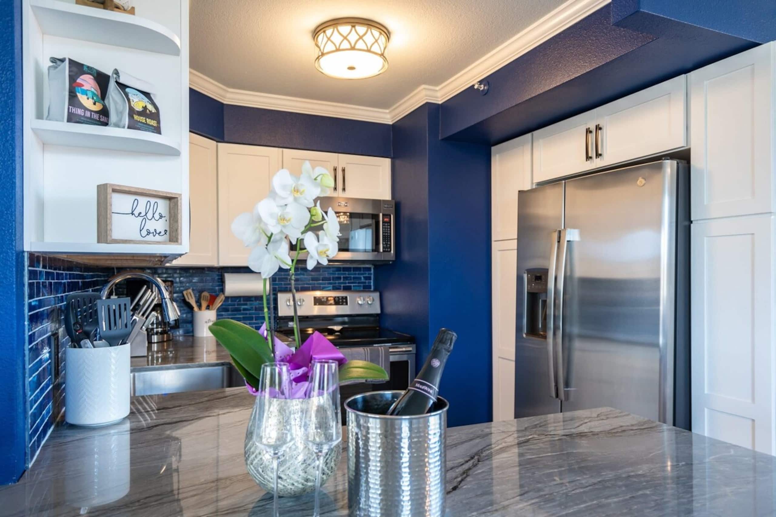 Beautifully 2-BR Oceanfront Condo - Photo 6