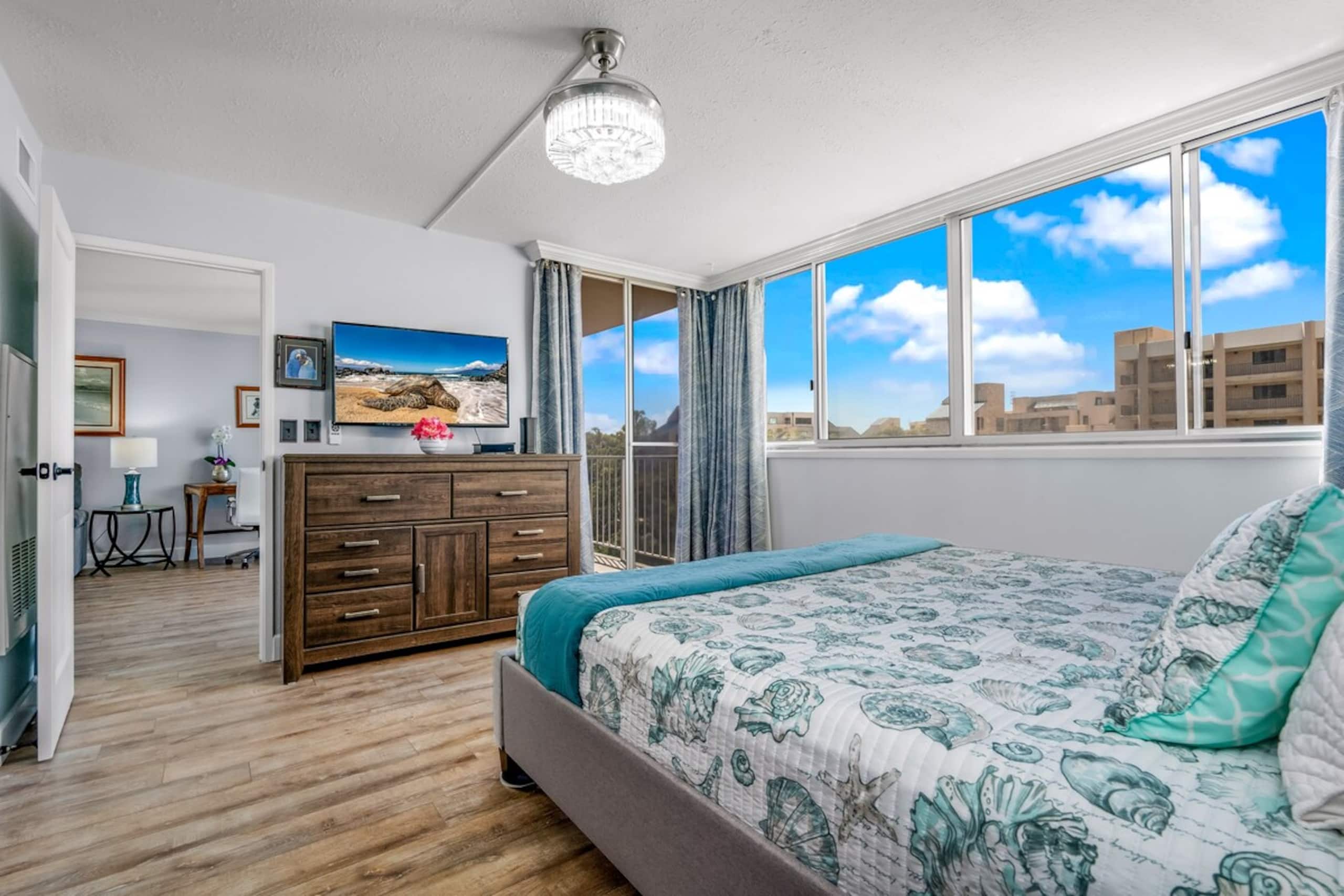 Beautifully 2-BR Oceanfront Condo - Photo 9