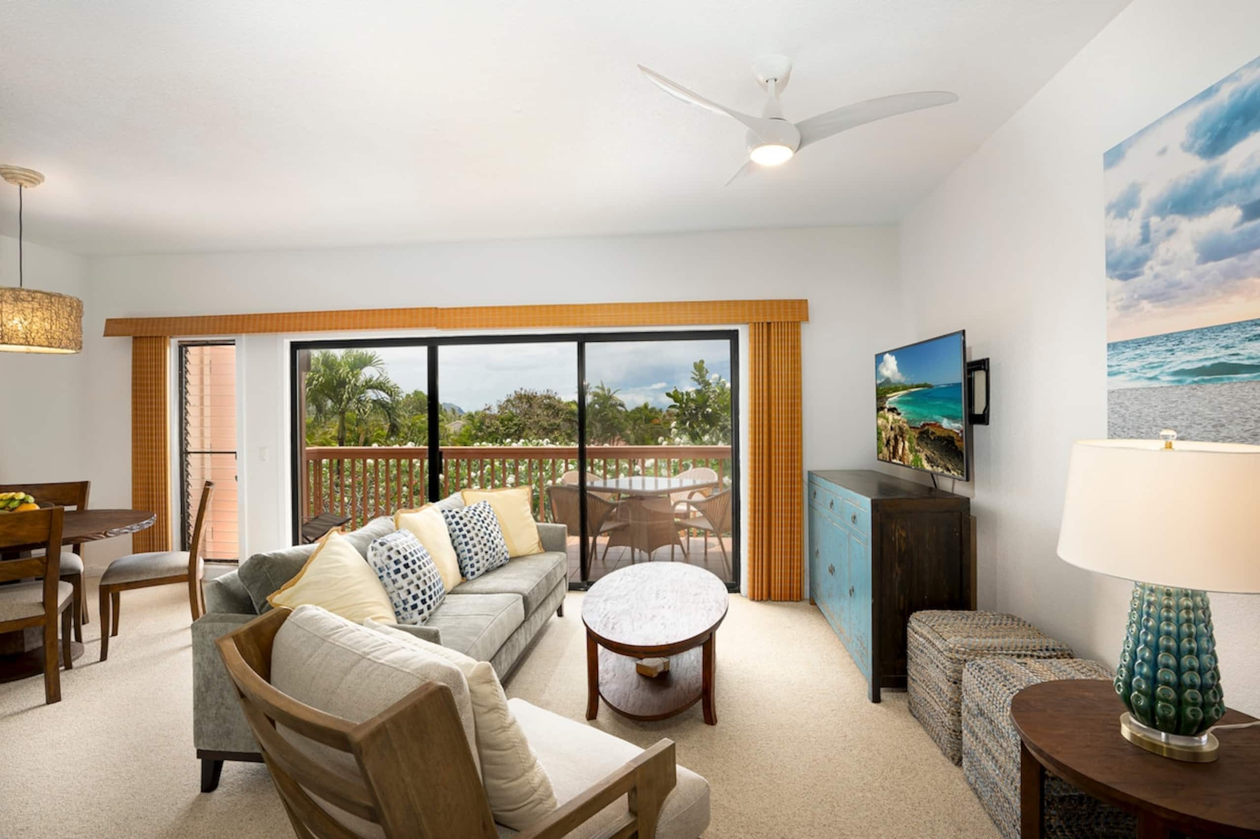 Poipu beachfront condo w/ lanai and pool access - Photo 4