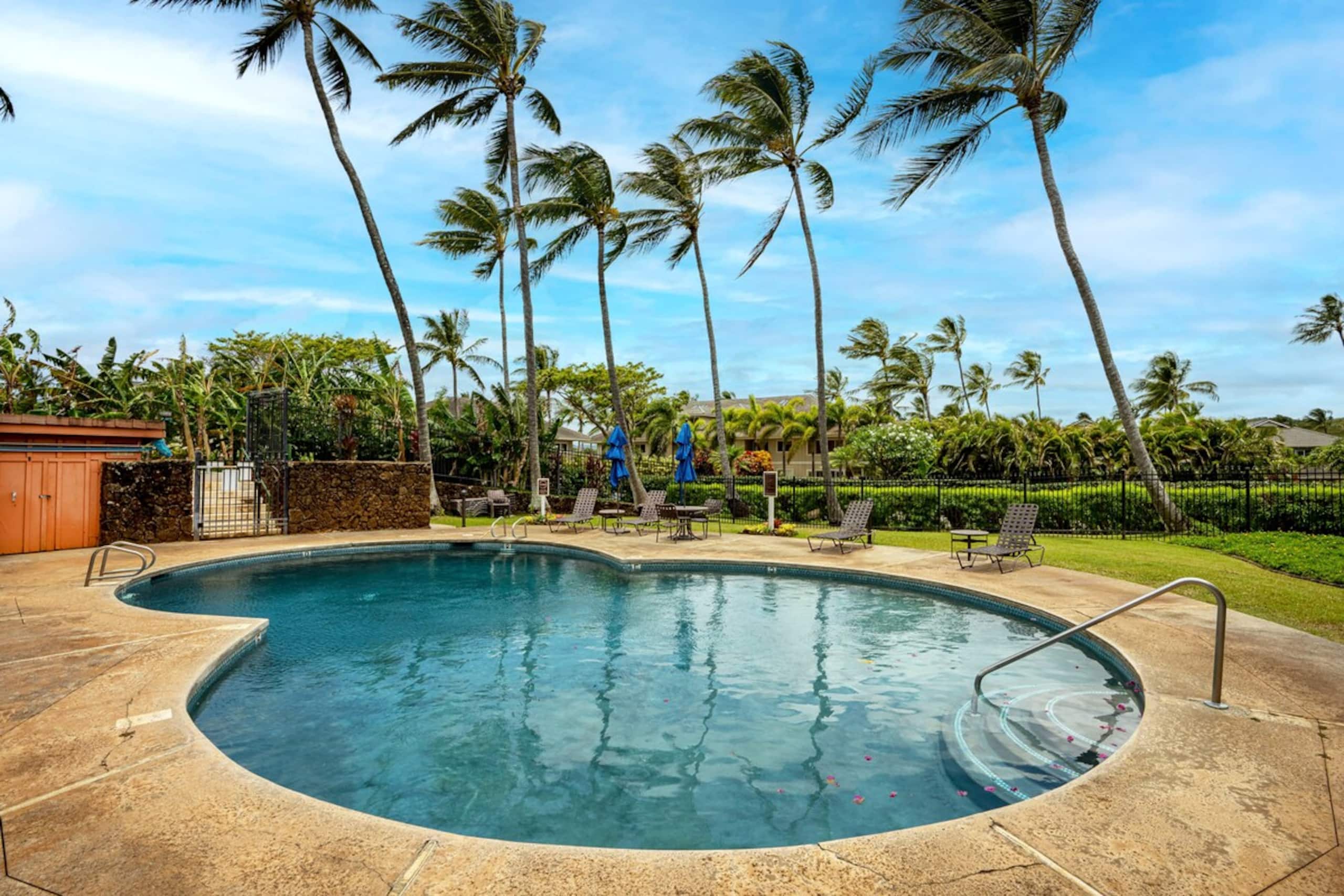 Poipu beachfront condo w/ lanai and pool access - Photo 21