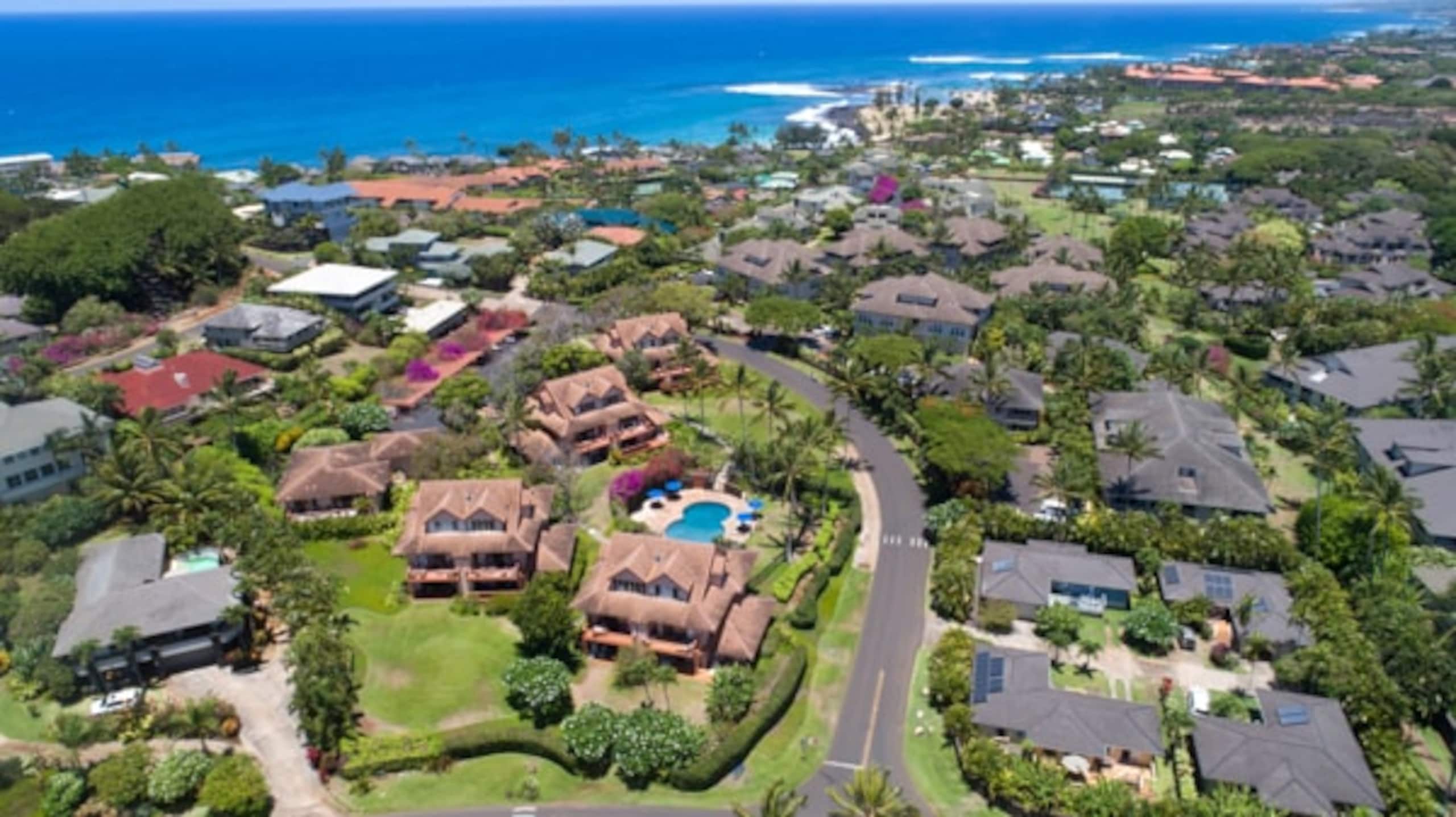 Poipu beachfront condo w/ lanai and pool access - Photo 6