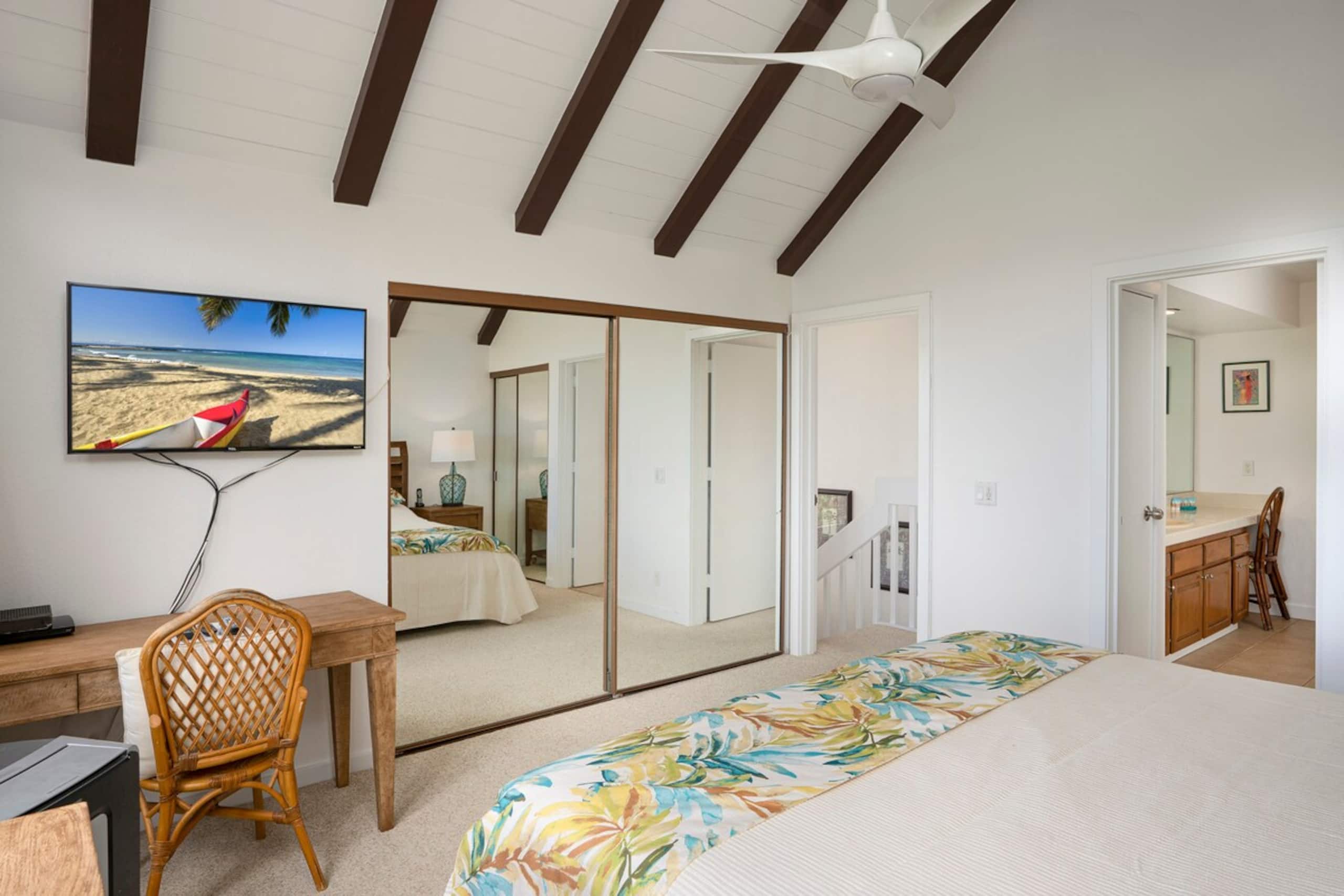 Poipu beachfront condo w/ lanai and pool access - Photo 19