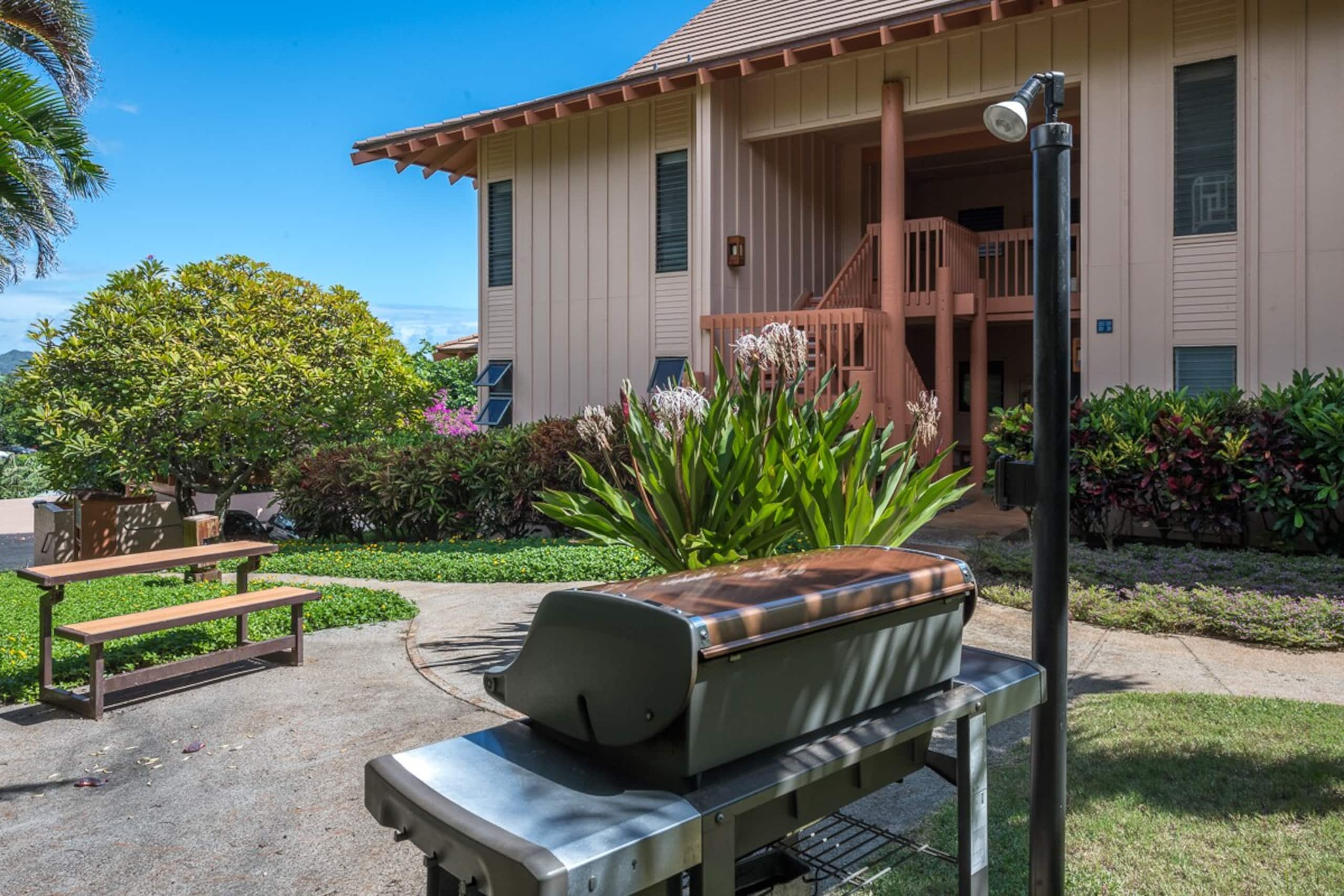 Poipu beachfront condo w/ lanai and pool access - Photo 31