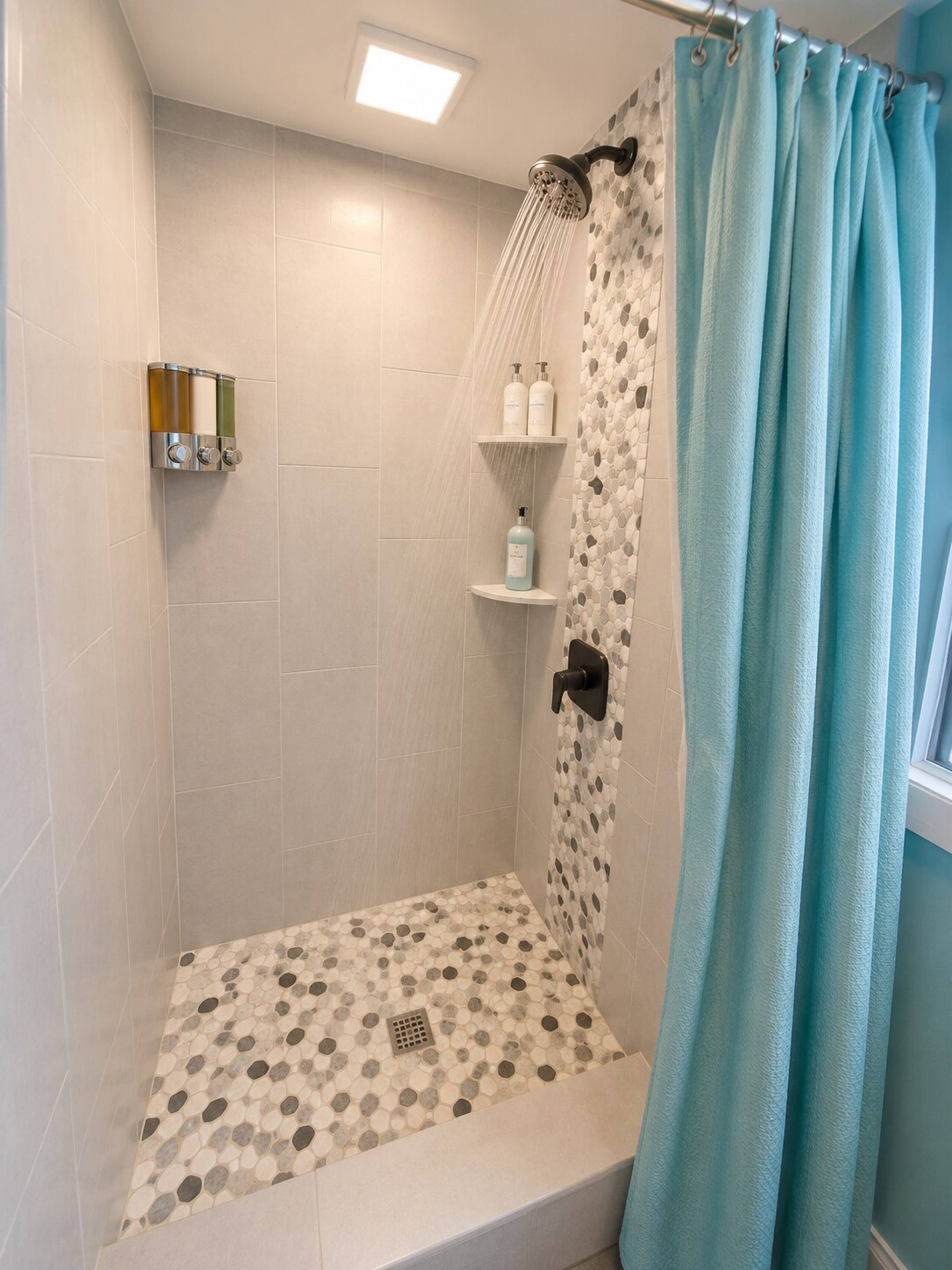 Near the Beach 2 Queen-Bed Free Parking/WiFi/POOL - Photo 9