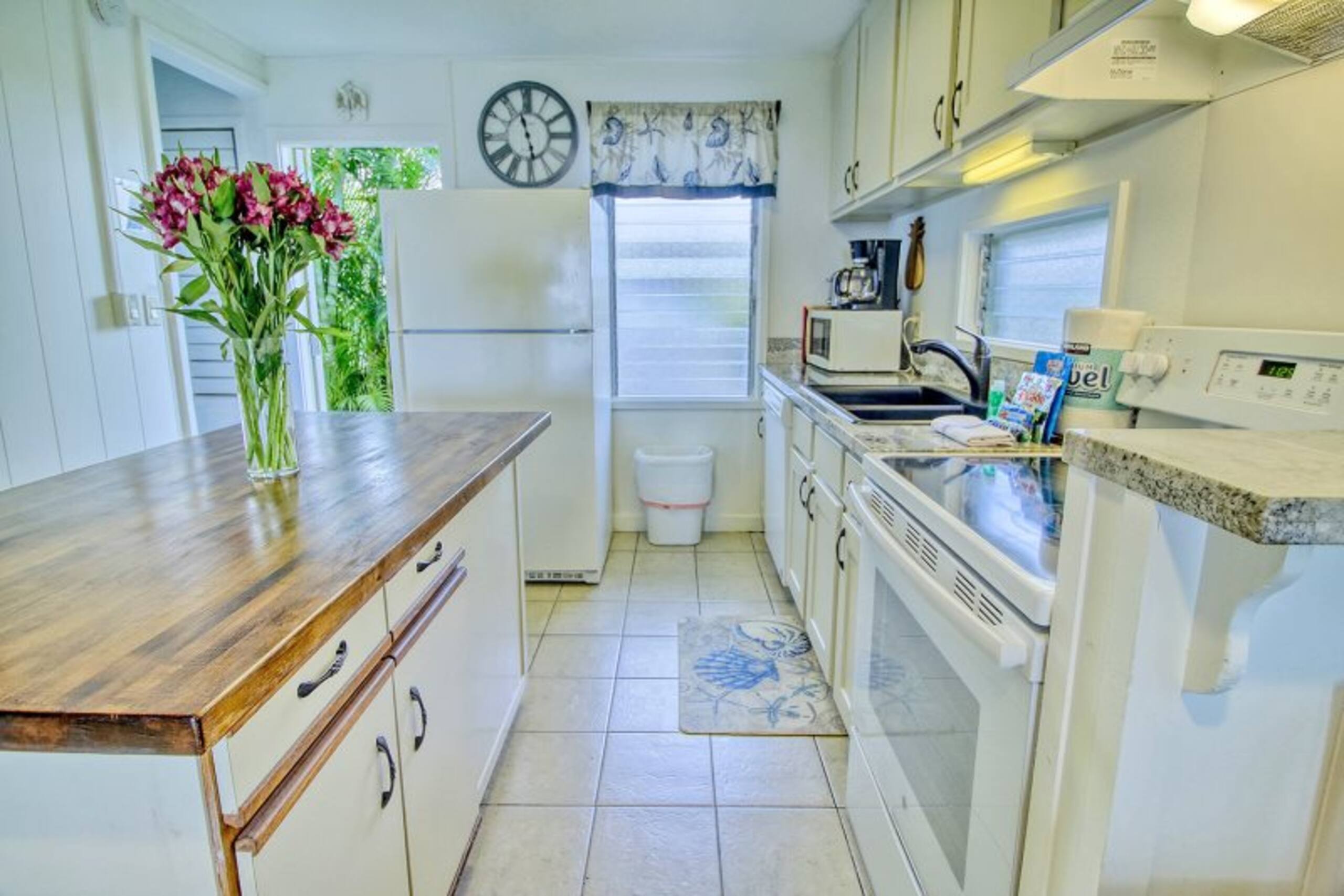 Kapaa Sands Unit 22 - Photo 4