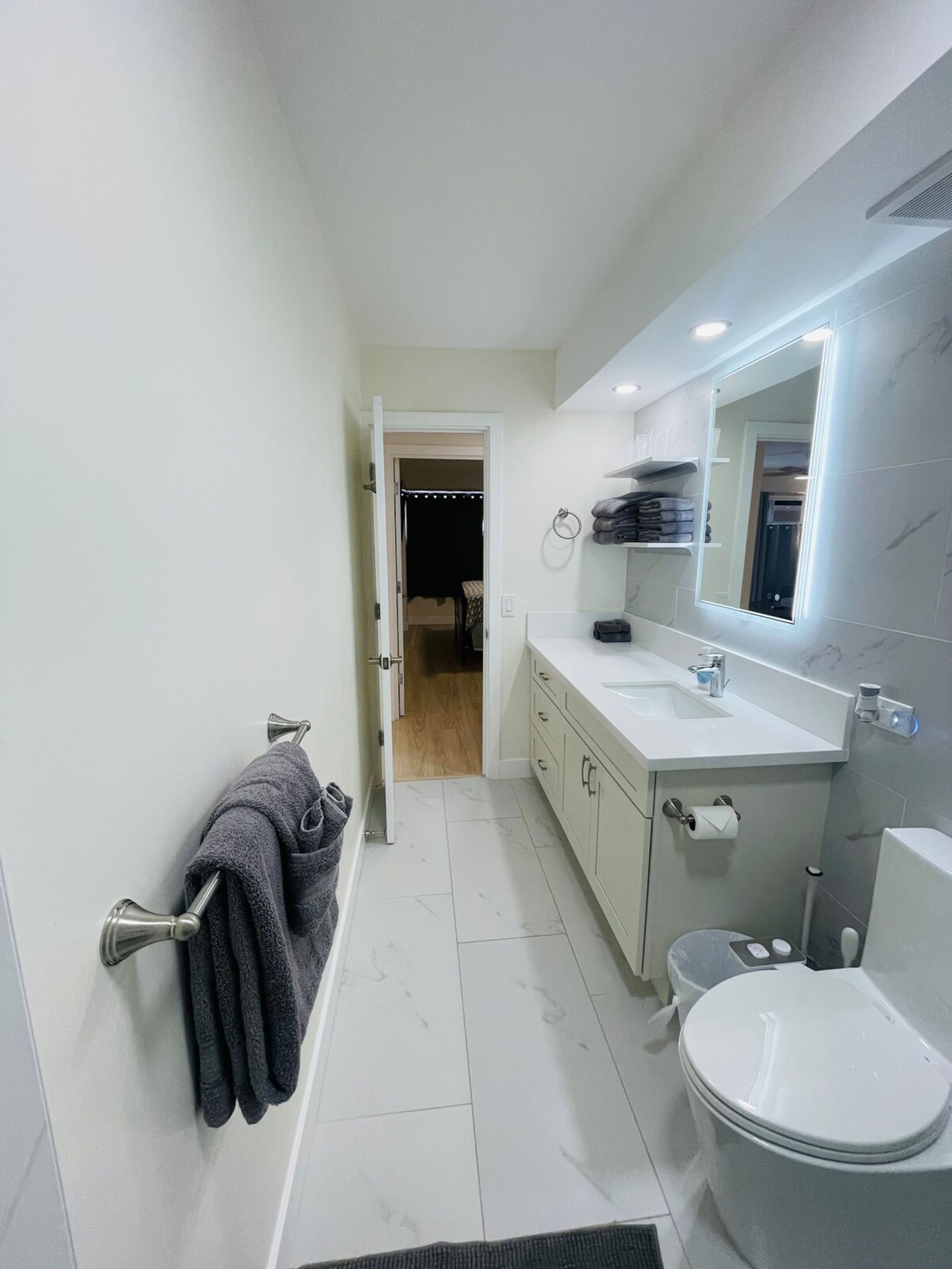 9A Cozy Waikiki 1BR, Steps to Beach, Ocean View - Photo 13