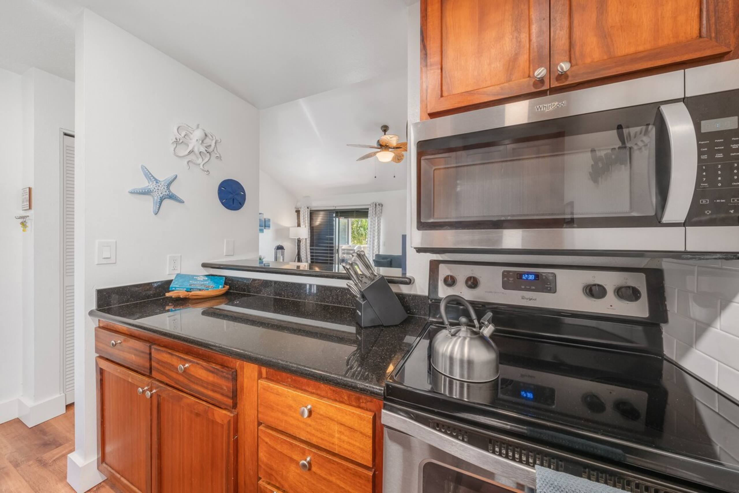 Sleeps 12 Ocean Views 4 BD/4BA 2 Reno Condos - Photo 29