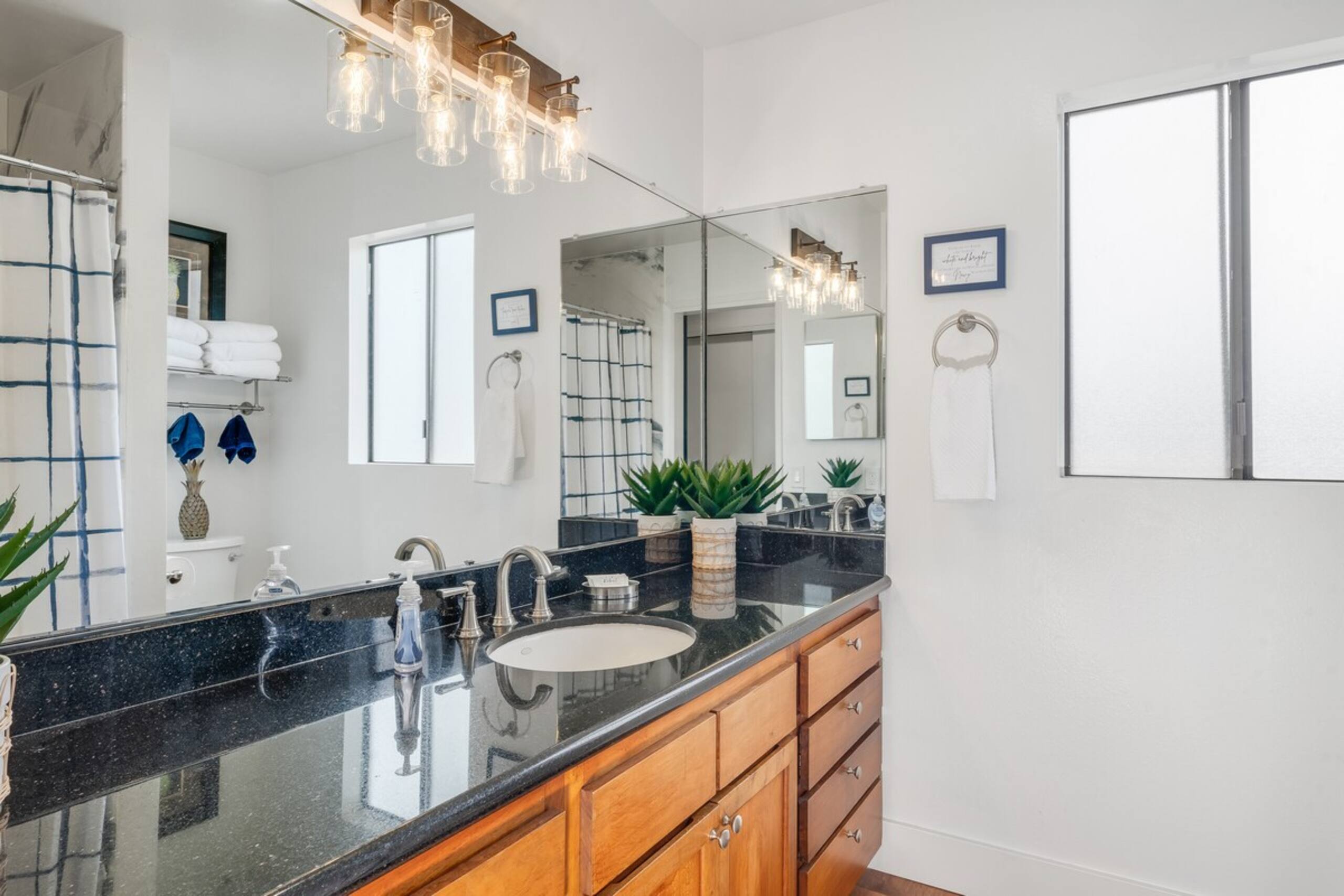 Sleeps 12 Ocean Views 4 BD/4BA 2 Reno Condos - Photo 50