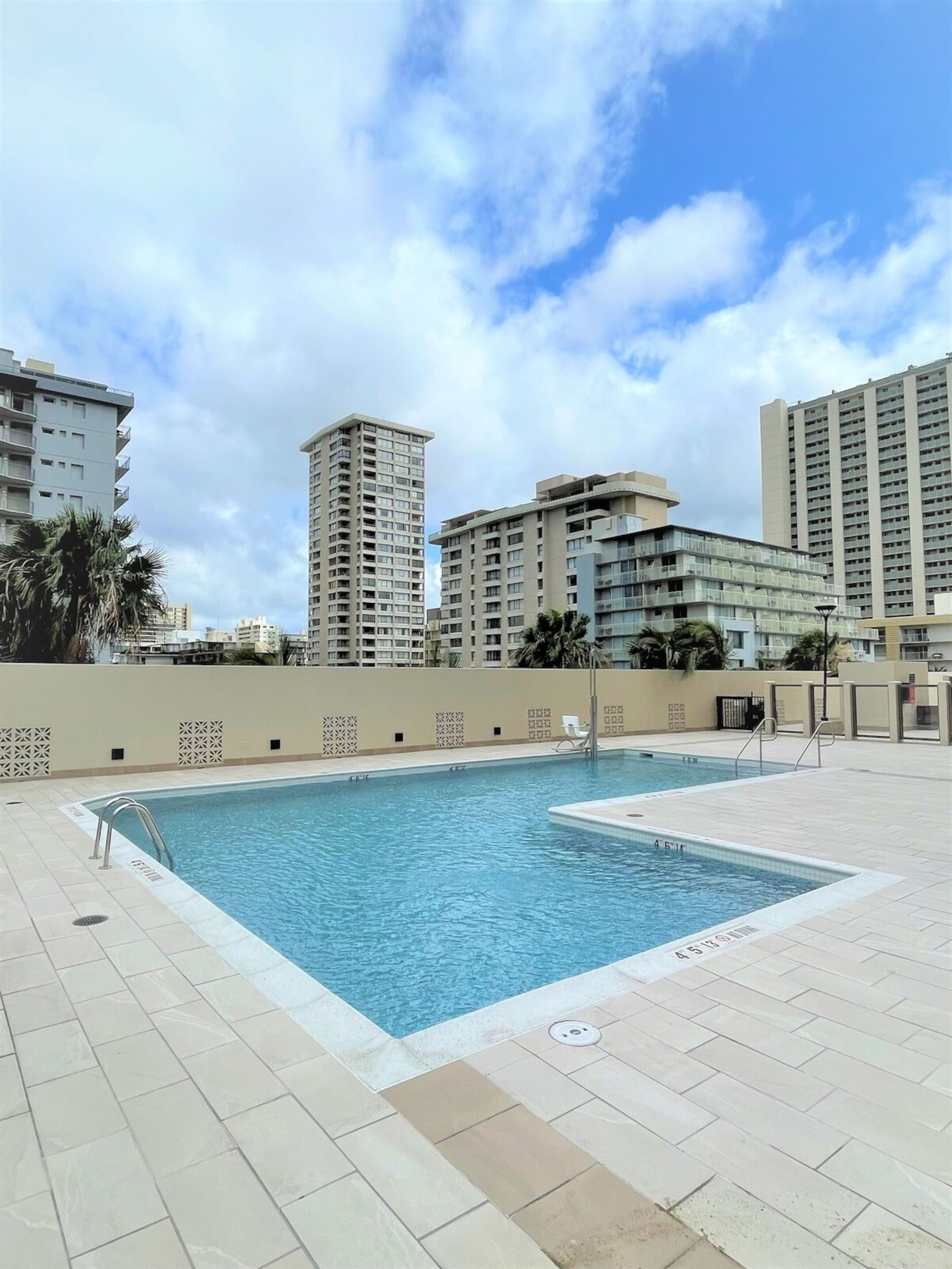 Waikiki Resort District - Photo 12