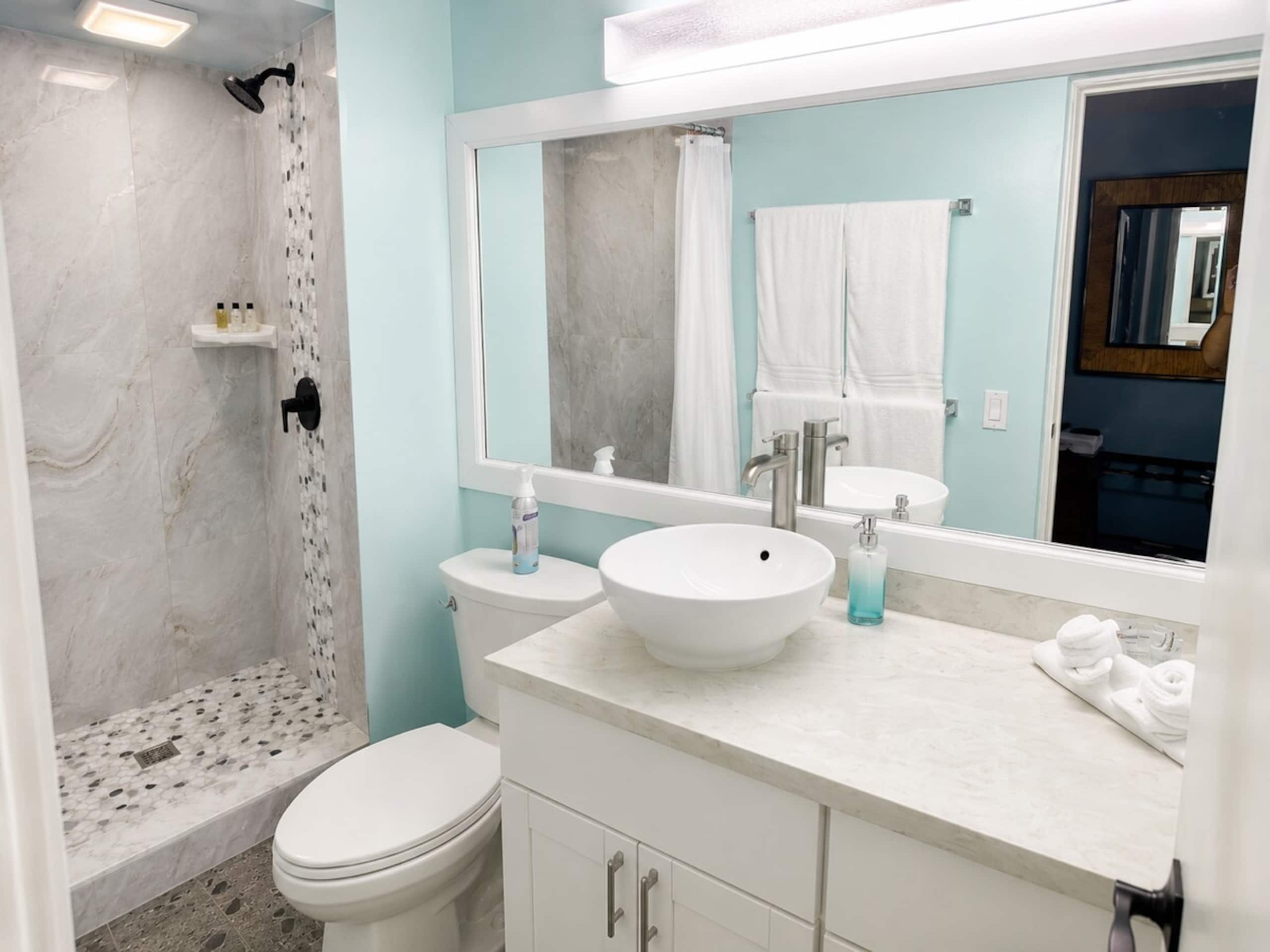 Stunning OceanView/Free Parking/Close to Beach - Photo 11