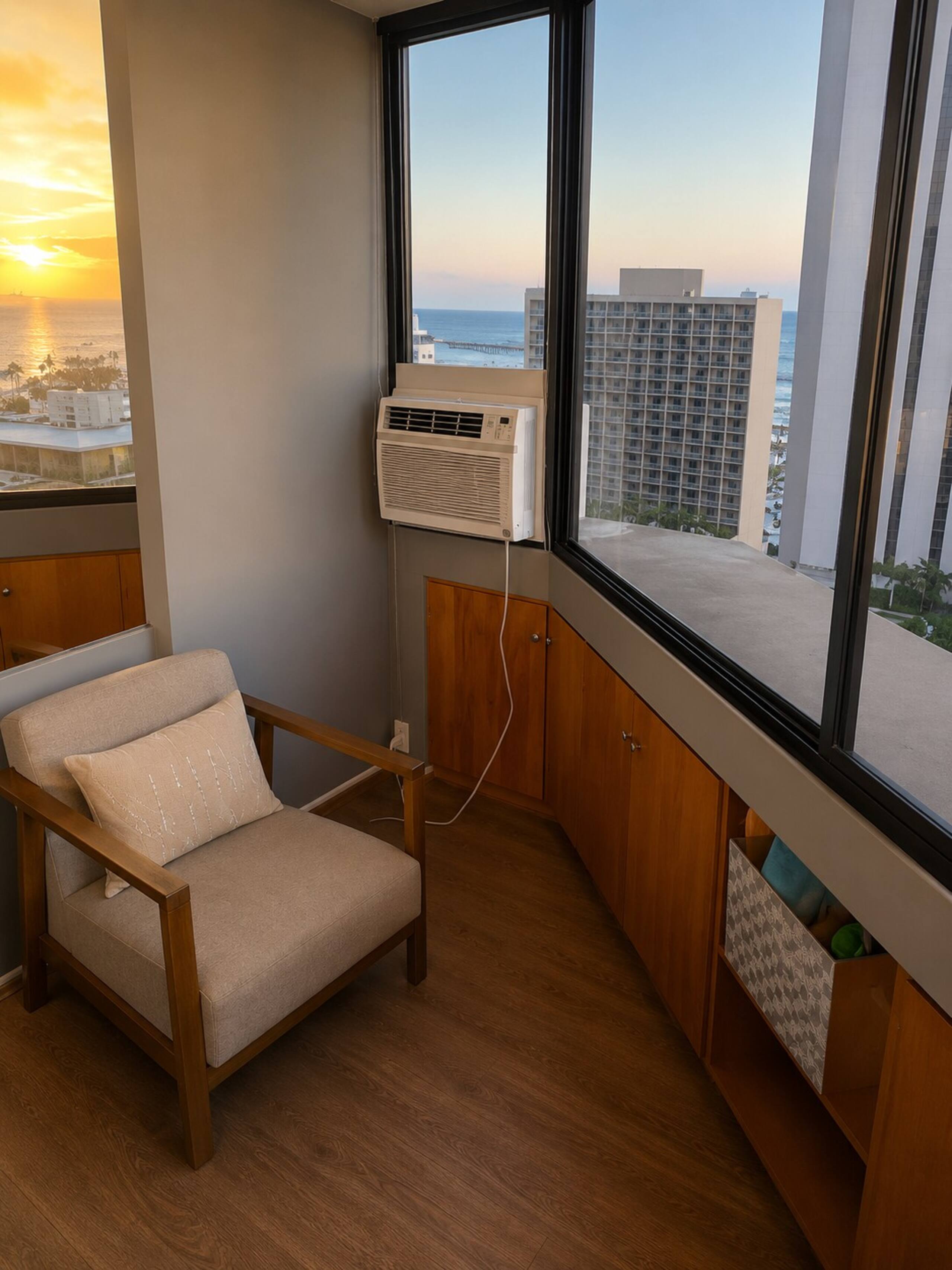 Stunning OceanView/Free Parking/Close to Beach - Photo 15