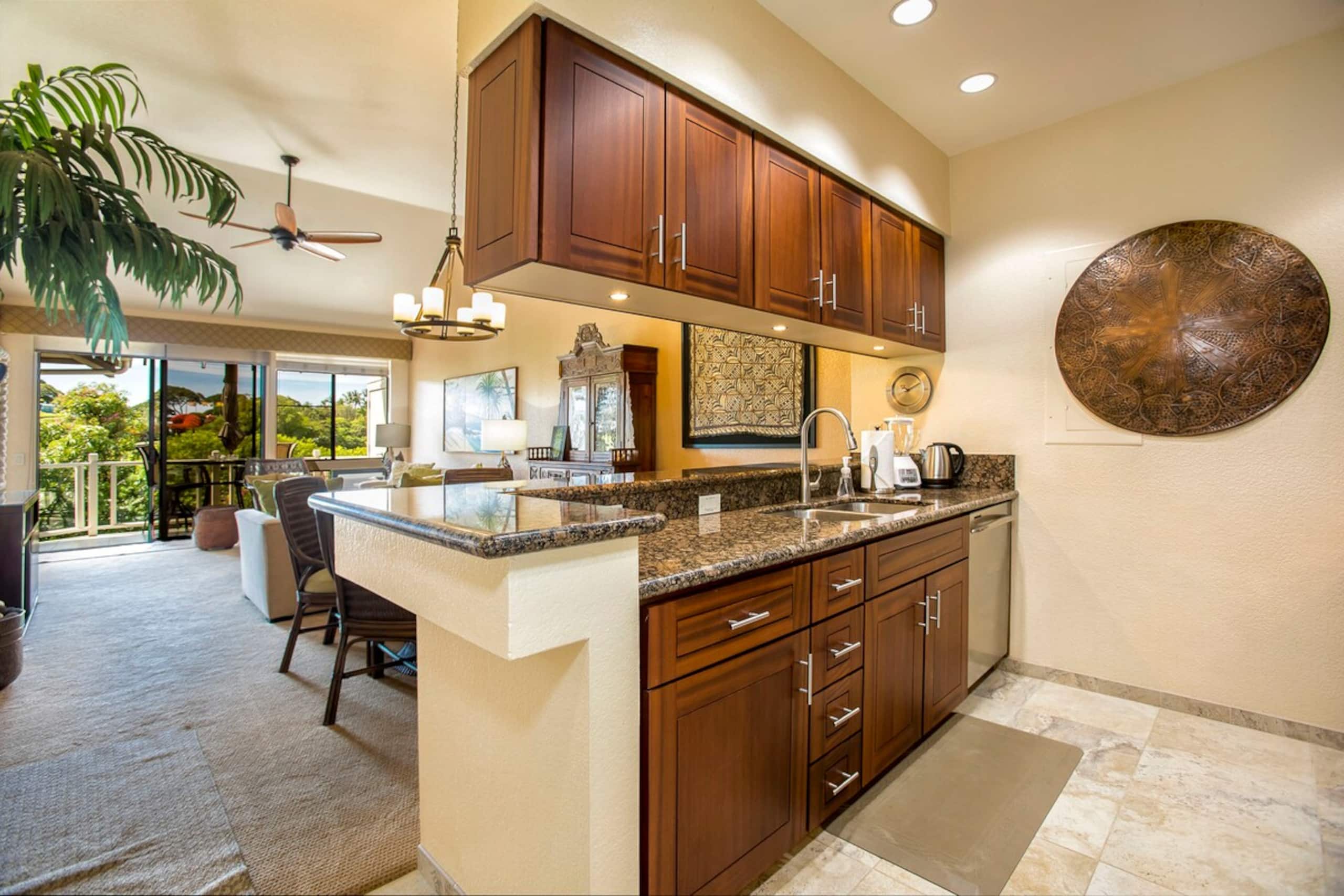 2BR Wailea condo w/ pool and Jacuzzi - Photo 15