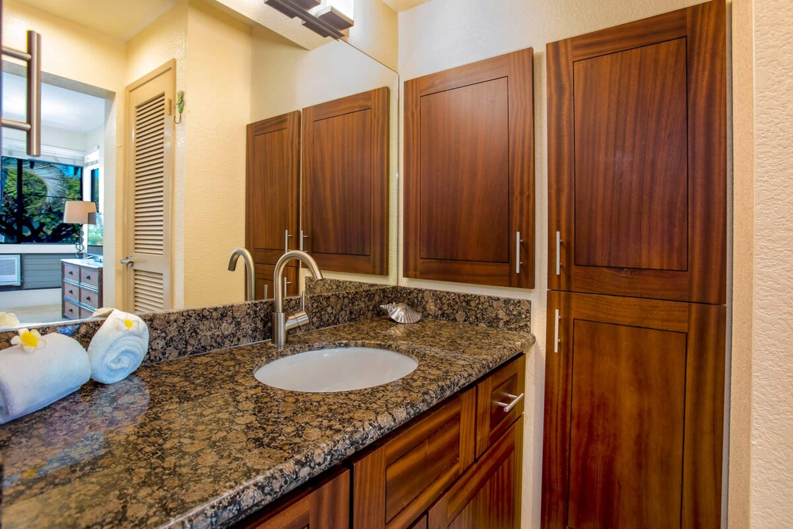 2BR Wailea condo w/ pool and Jacuzzi - Photo 23