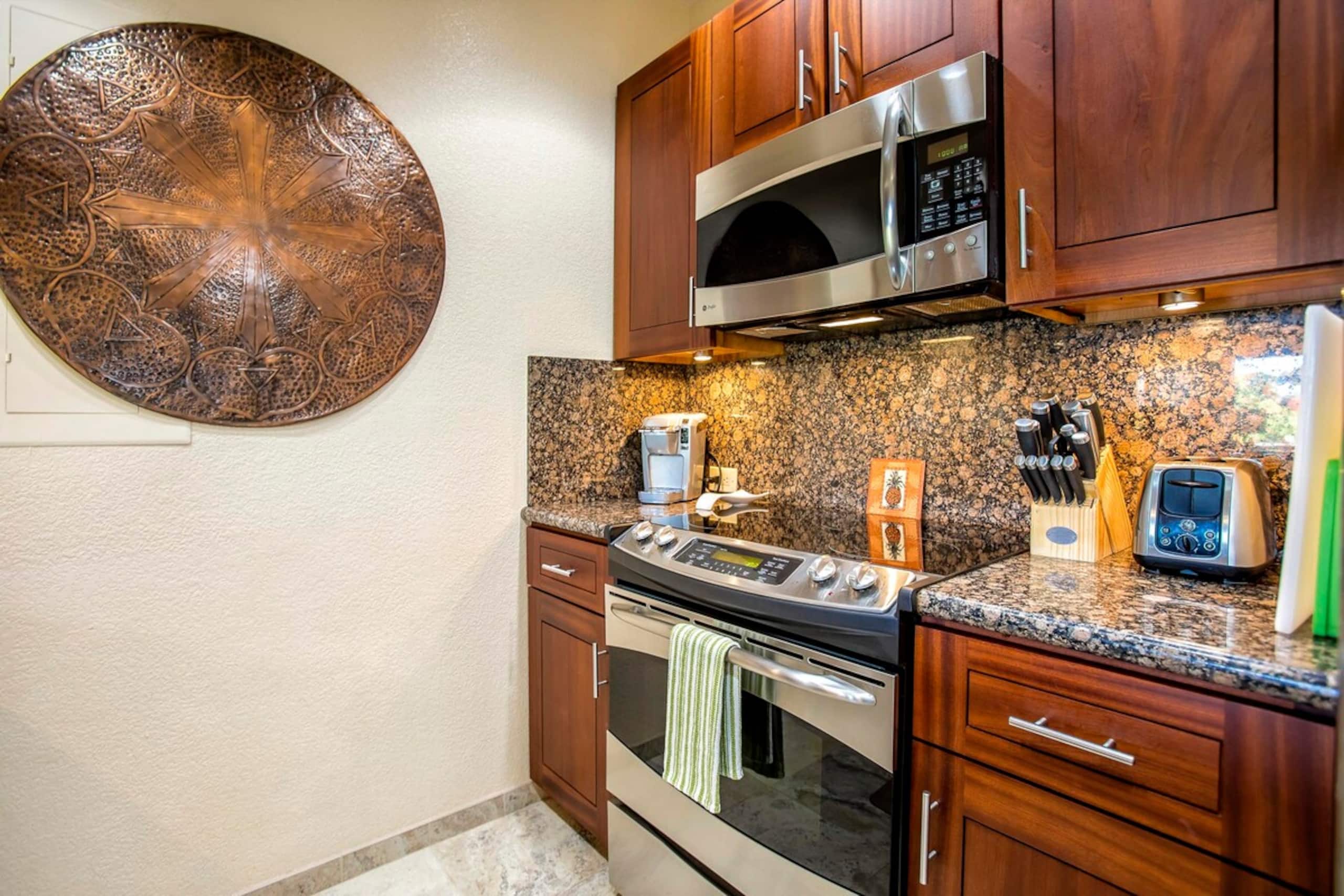 2BR Wailea condo w/ pool and Jacuzzi - Photo 13