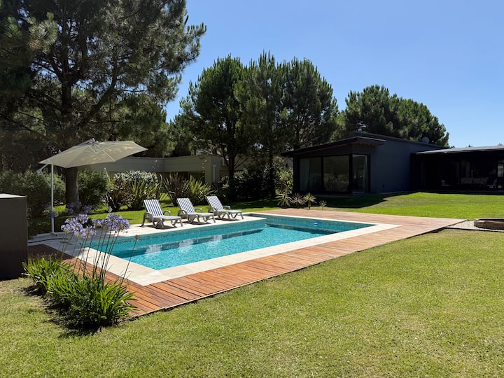 Casa En Una Planta En Barrio Privado La Herradura - Pinamar