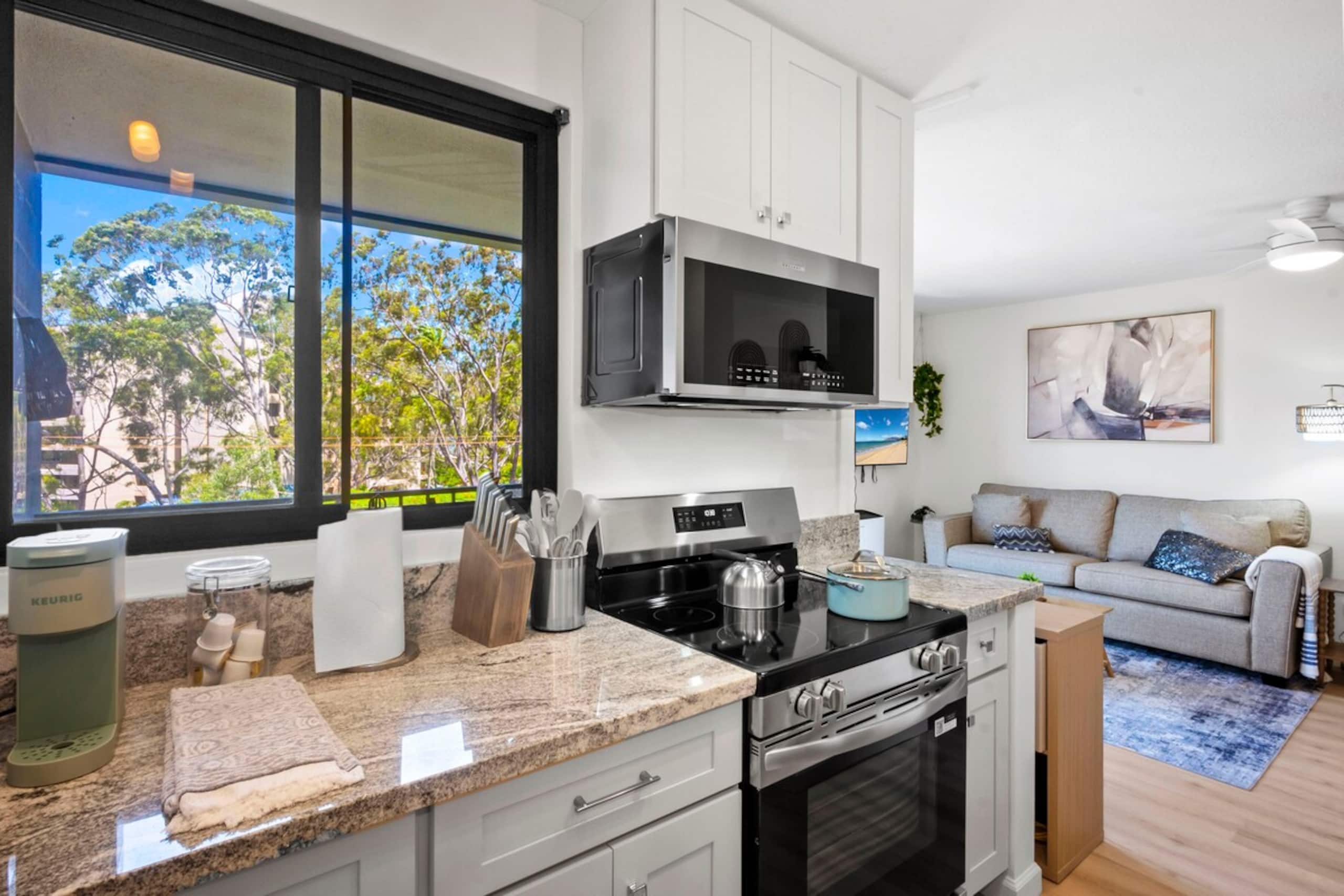 Steps to Sand & Surf - Fully Renovated Condo - Photo 5