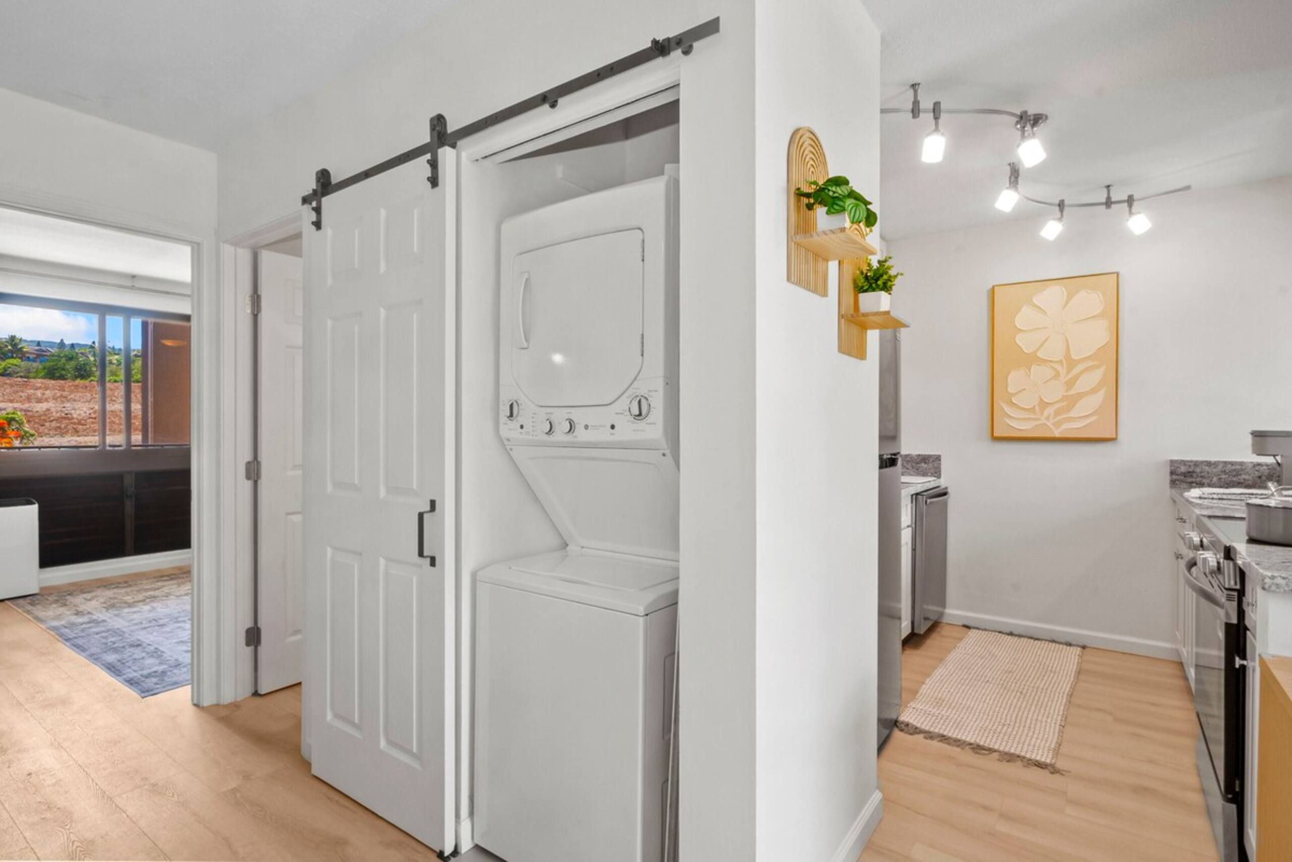 Steps to Sand & Surf - Fully Renovated Condo - Photo 6
