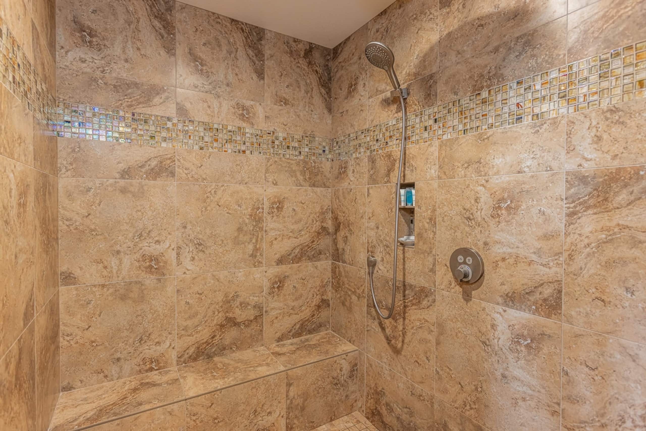 Wailea condo w/ pool, hot tub and lanai - Photo 24